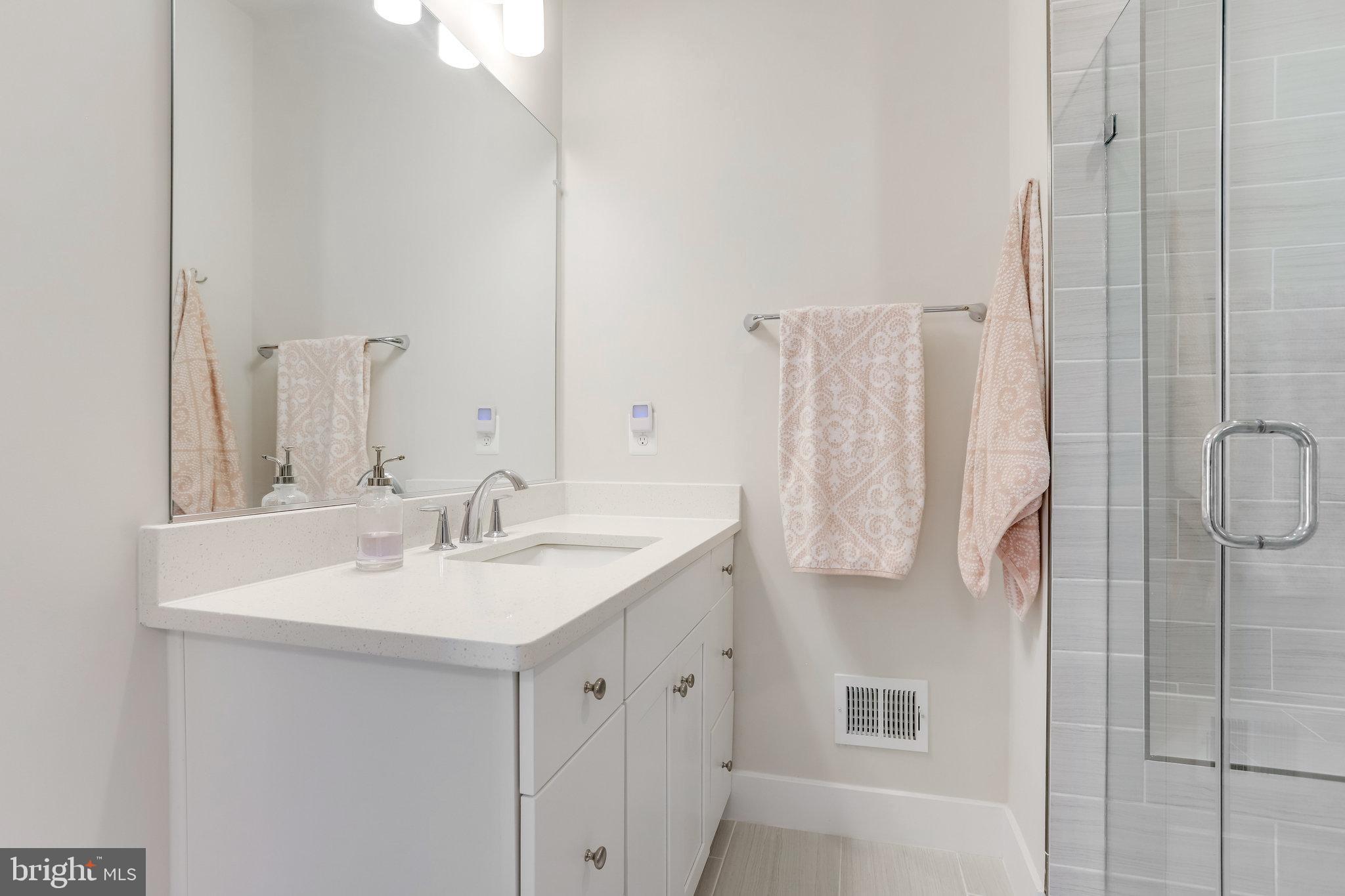 TALL OAKS - Residential