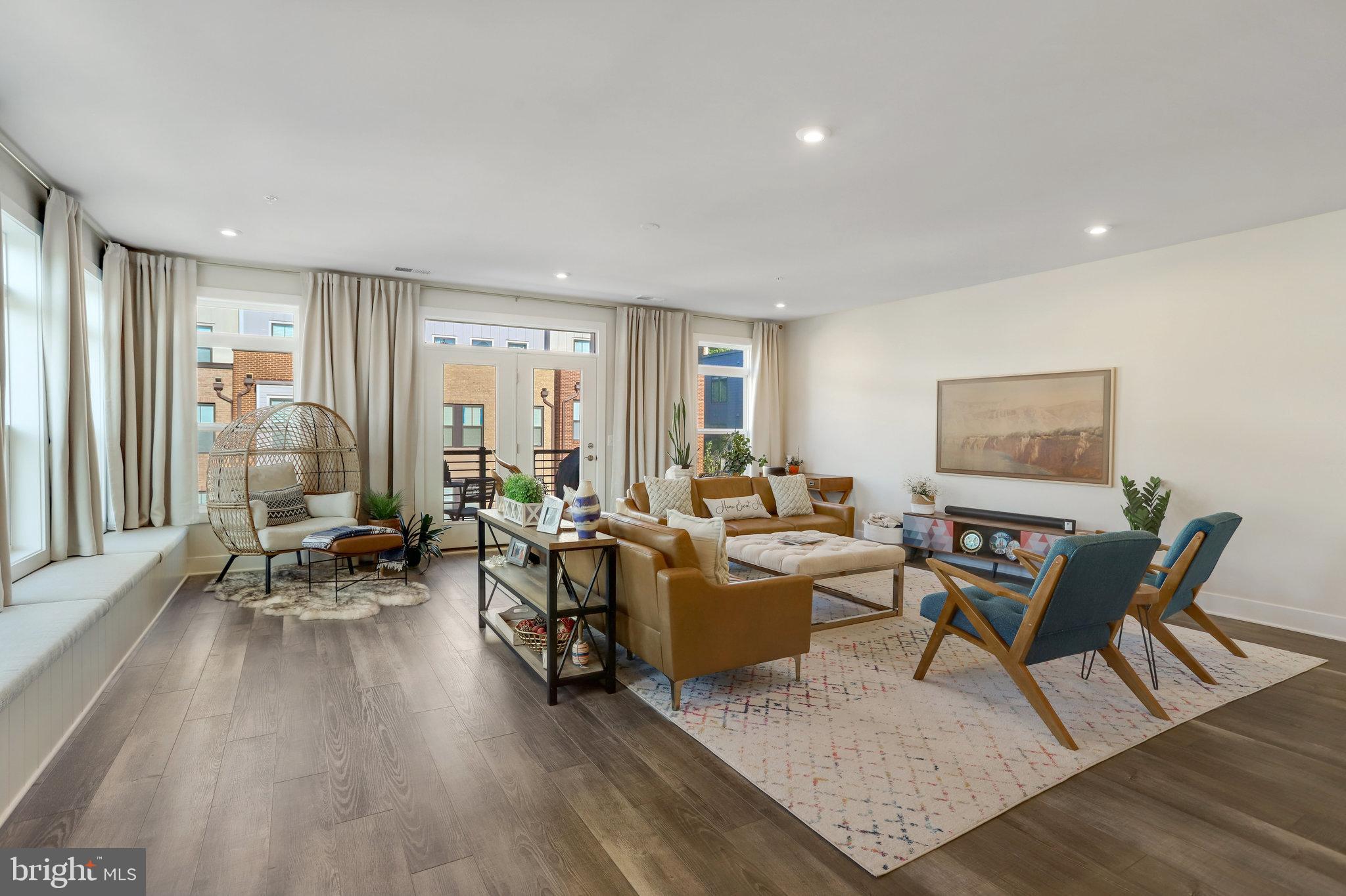 TALL OAKS - Residential