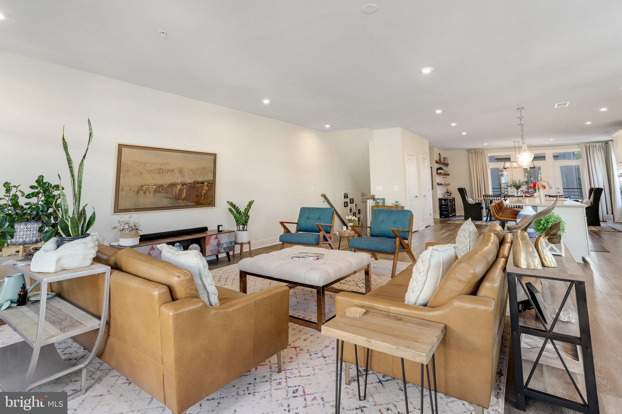 TALL OAKS - Residential