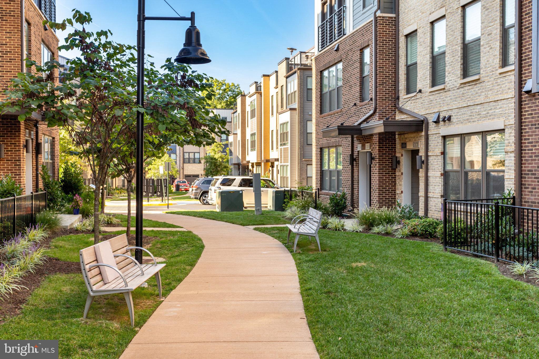 TALL OAKS - Residential