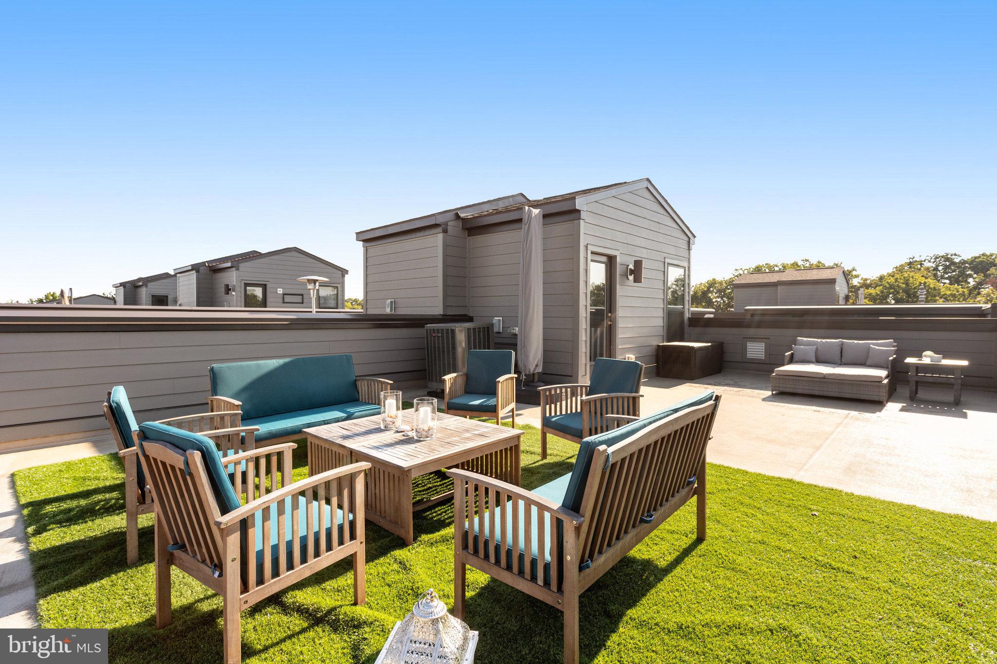 TALL OAKS - Residential