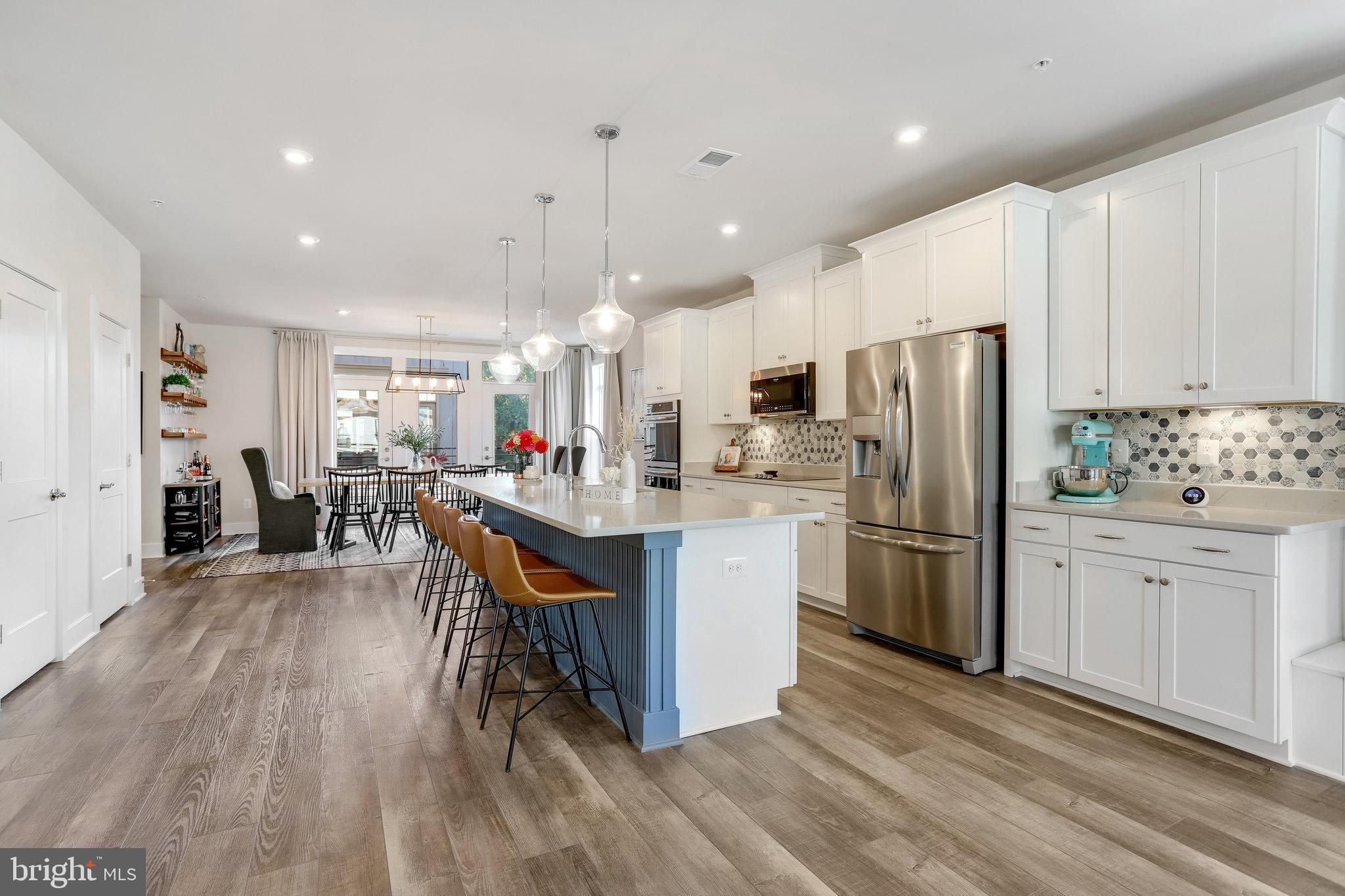 TALL OAKS - Residential