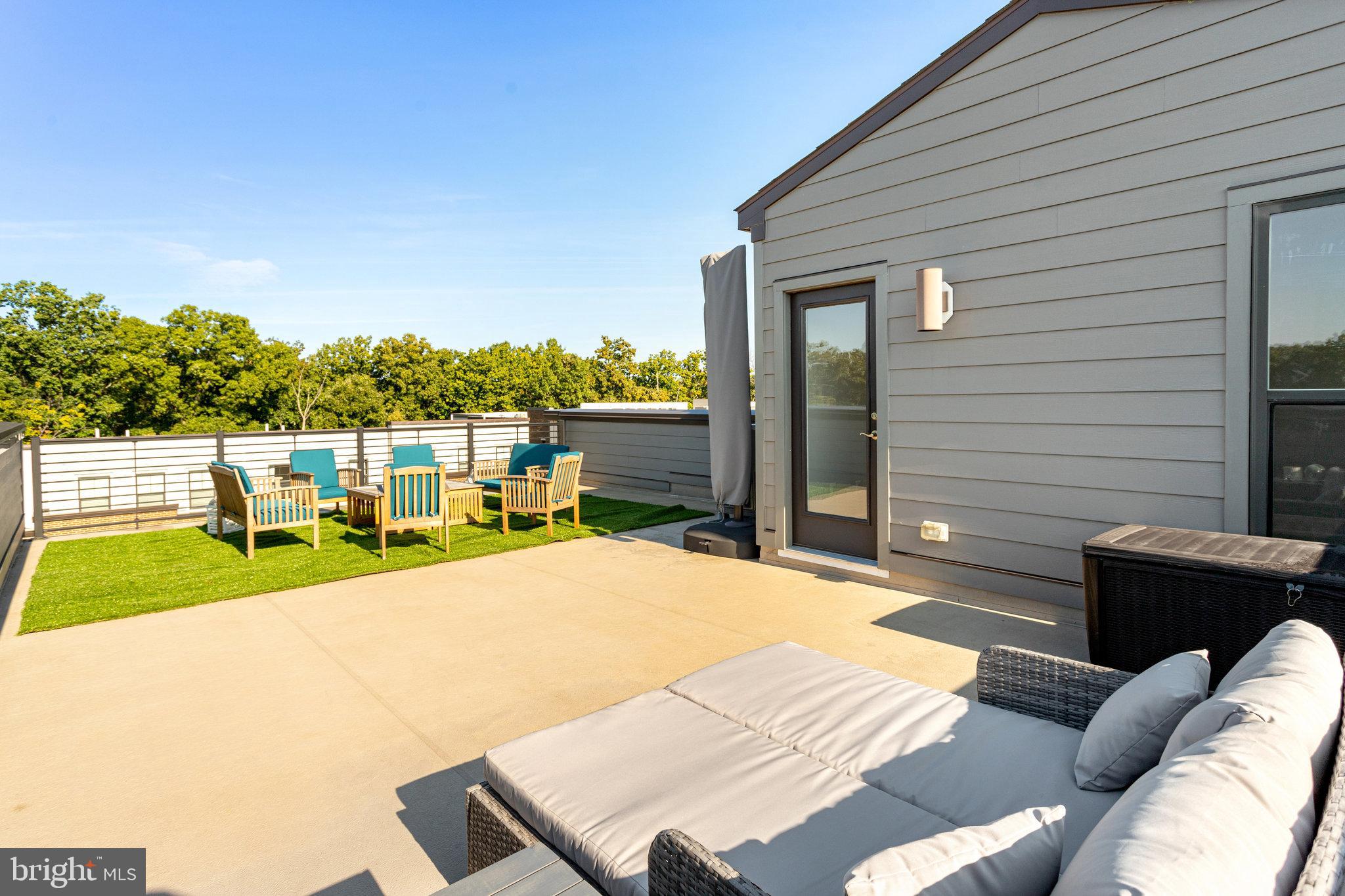 TALL OAKS - Residential