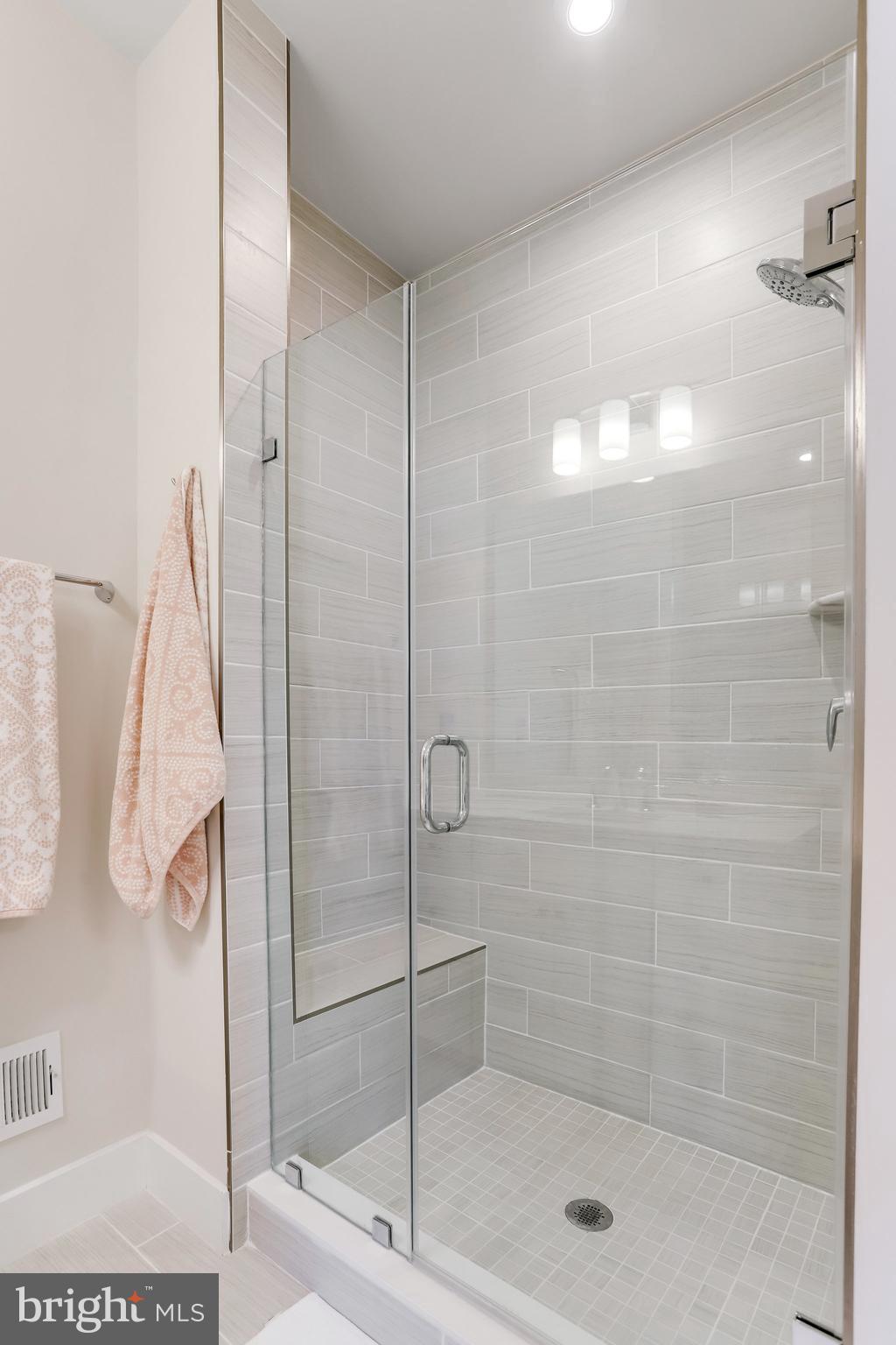 TALL OAKS - Residential