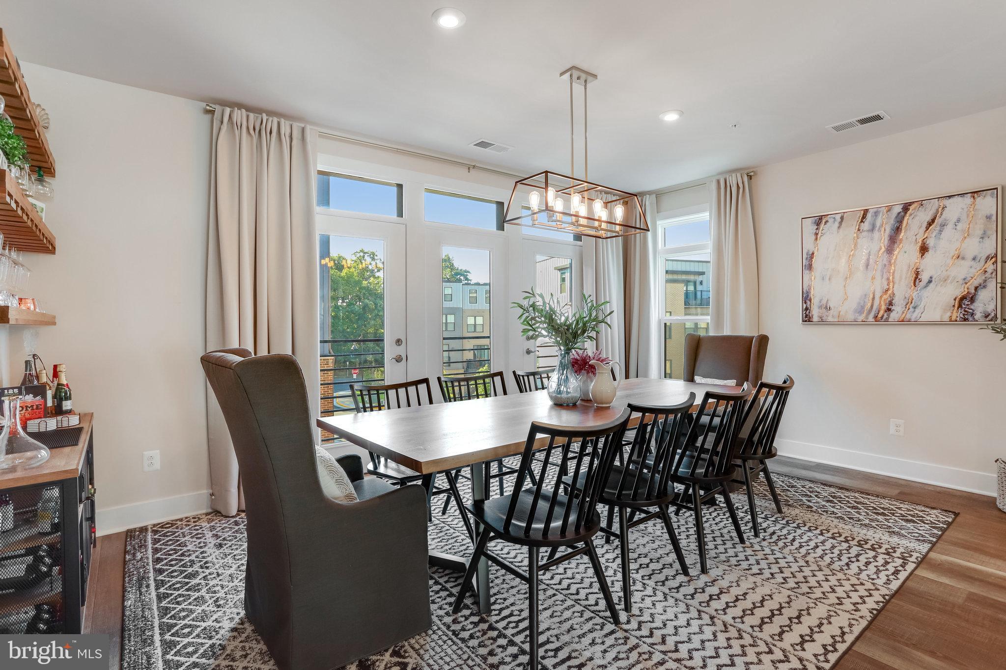 TALL OAKS - Residential