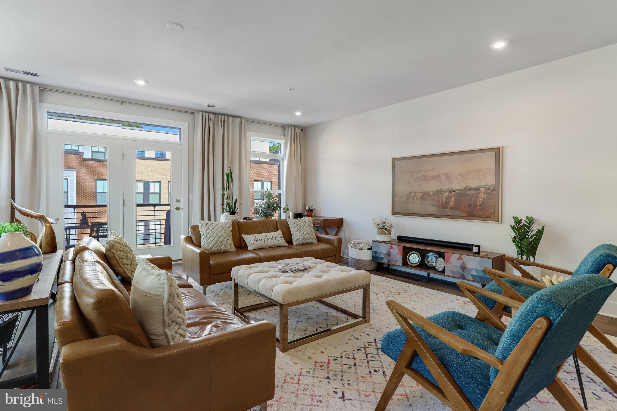 TALL OAKS - Residential