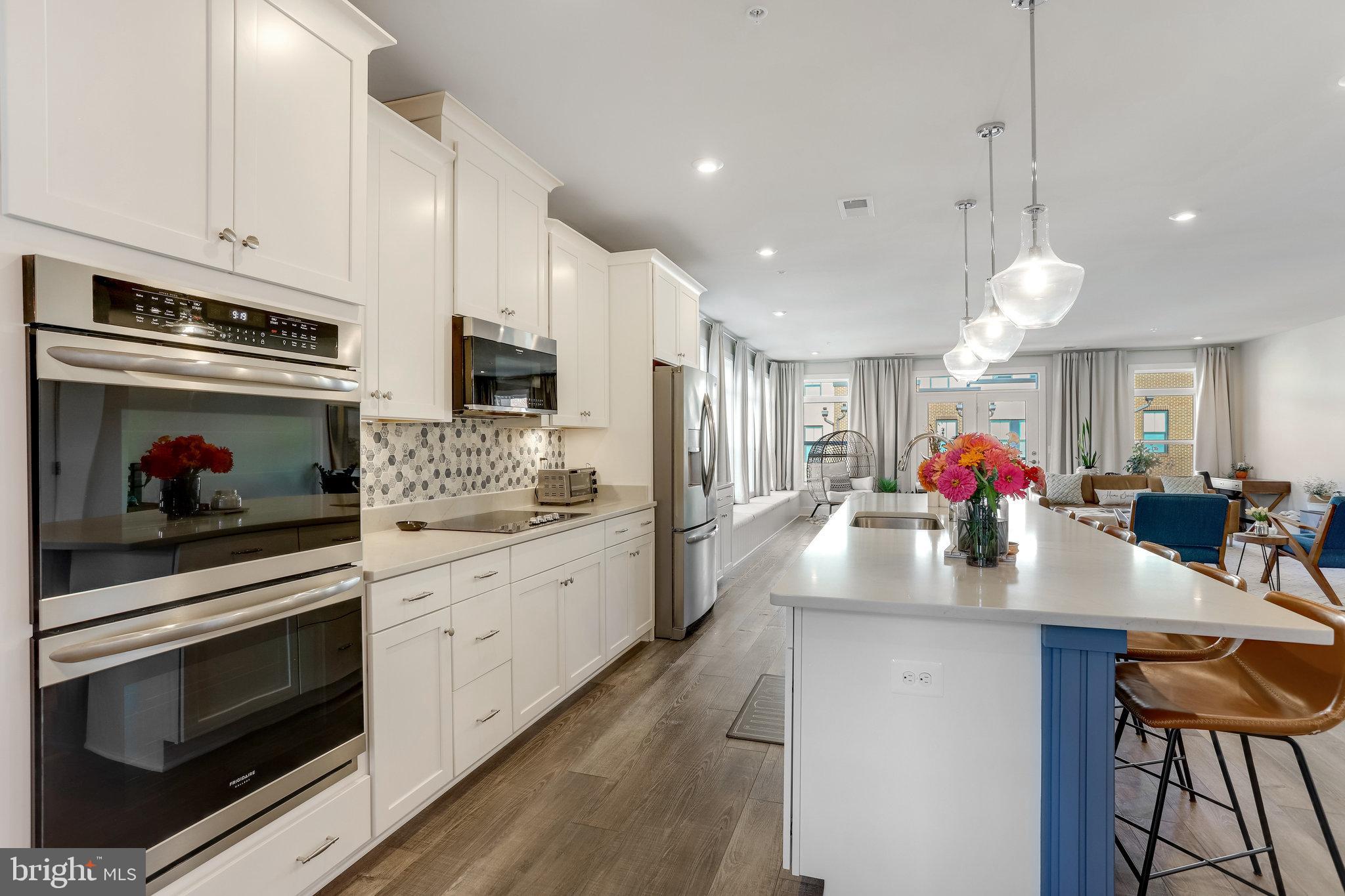 TALL OAKS - Residential