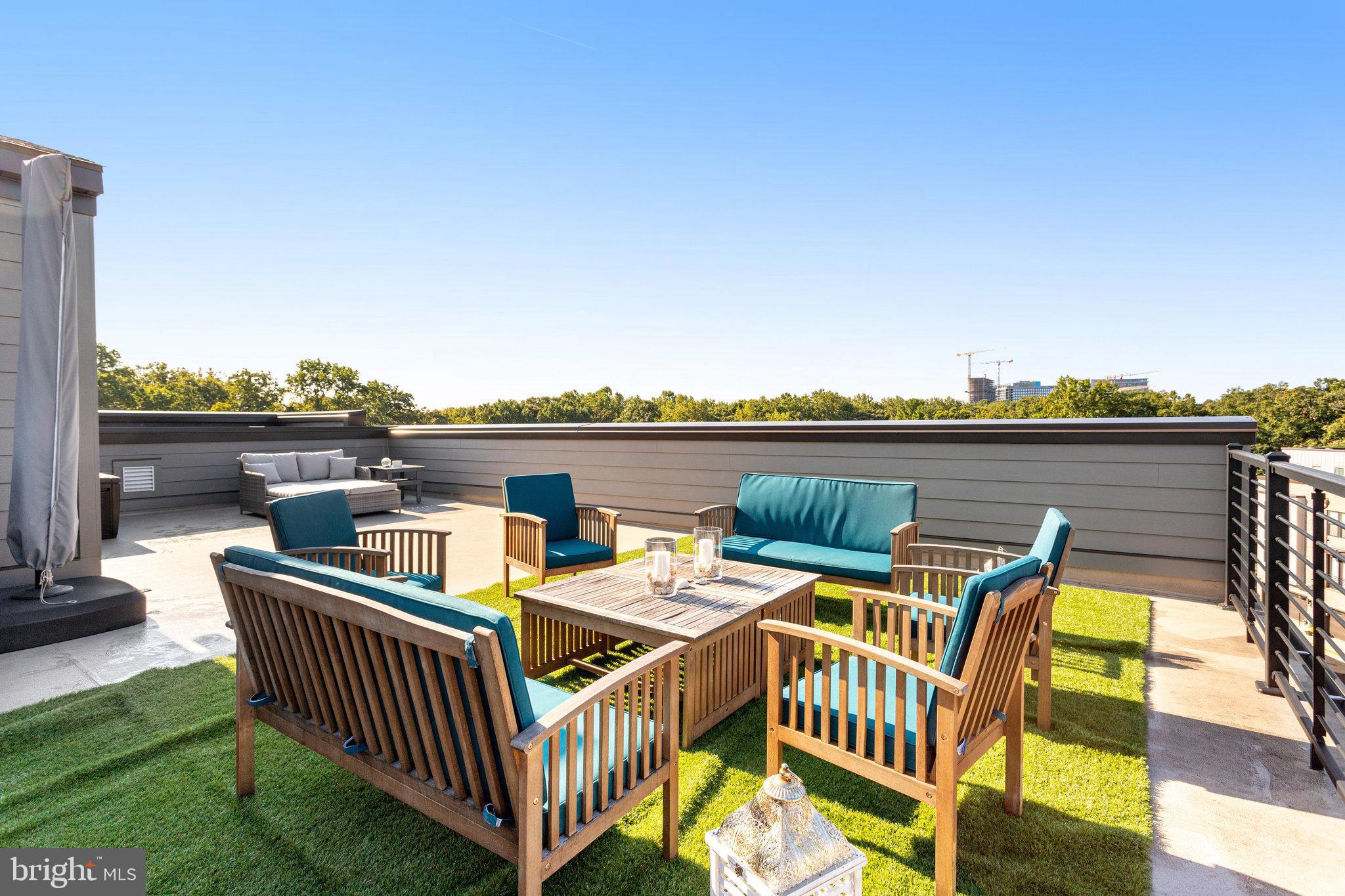 TALL OAKS - Residential