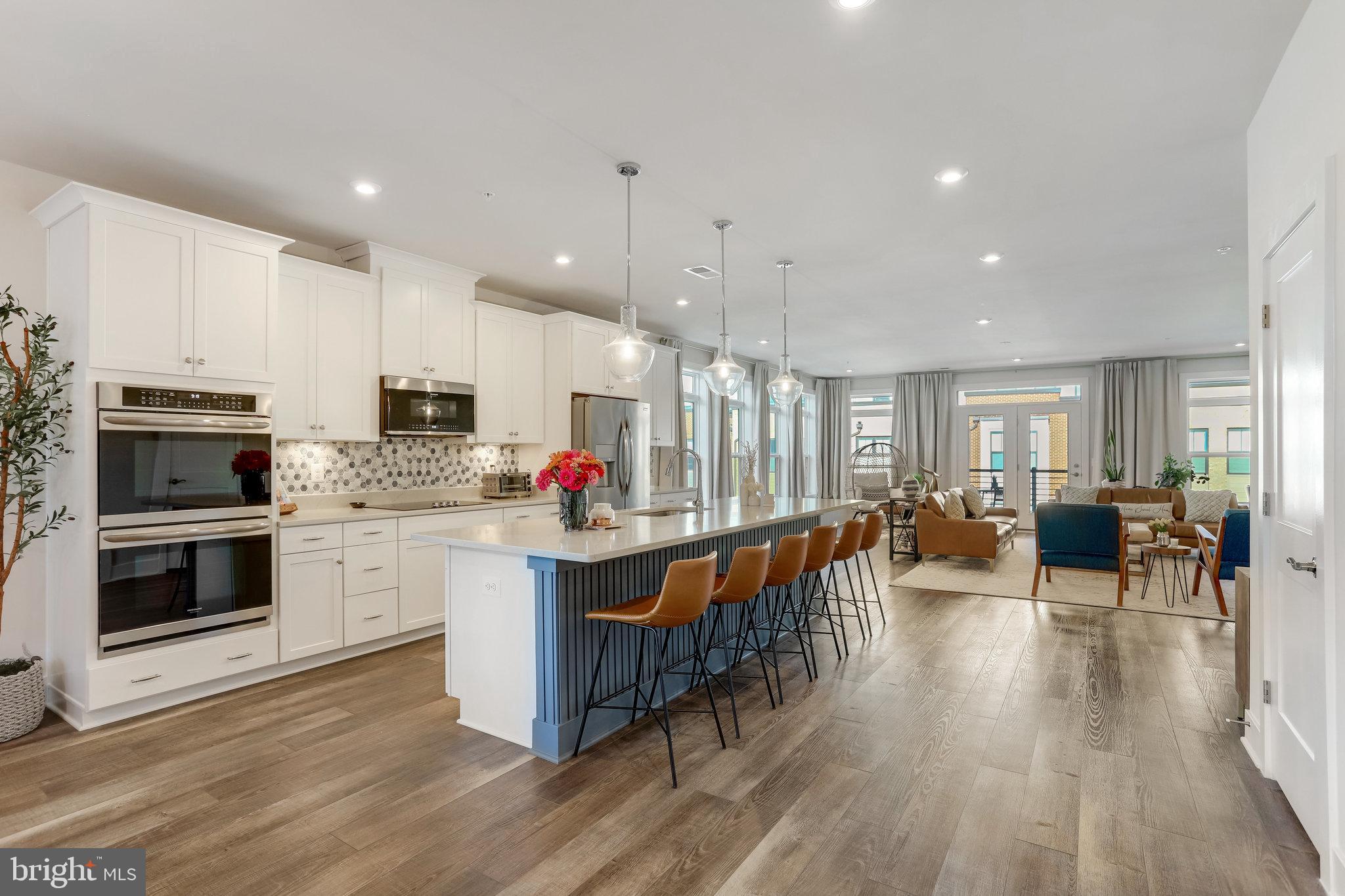 TALL OAKS - Residential