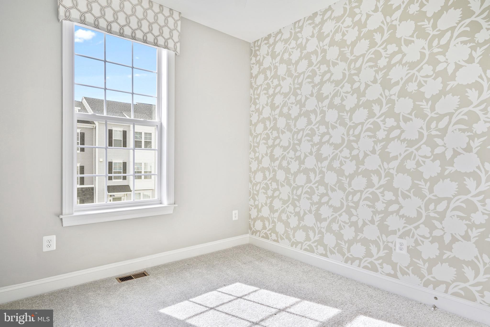 LAUREL OVERLOOK - Residential