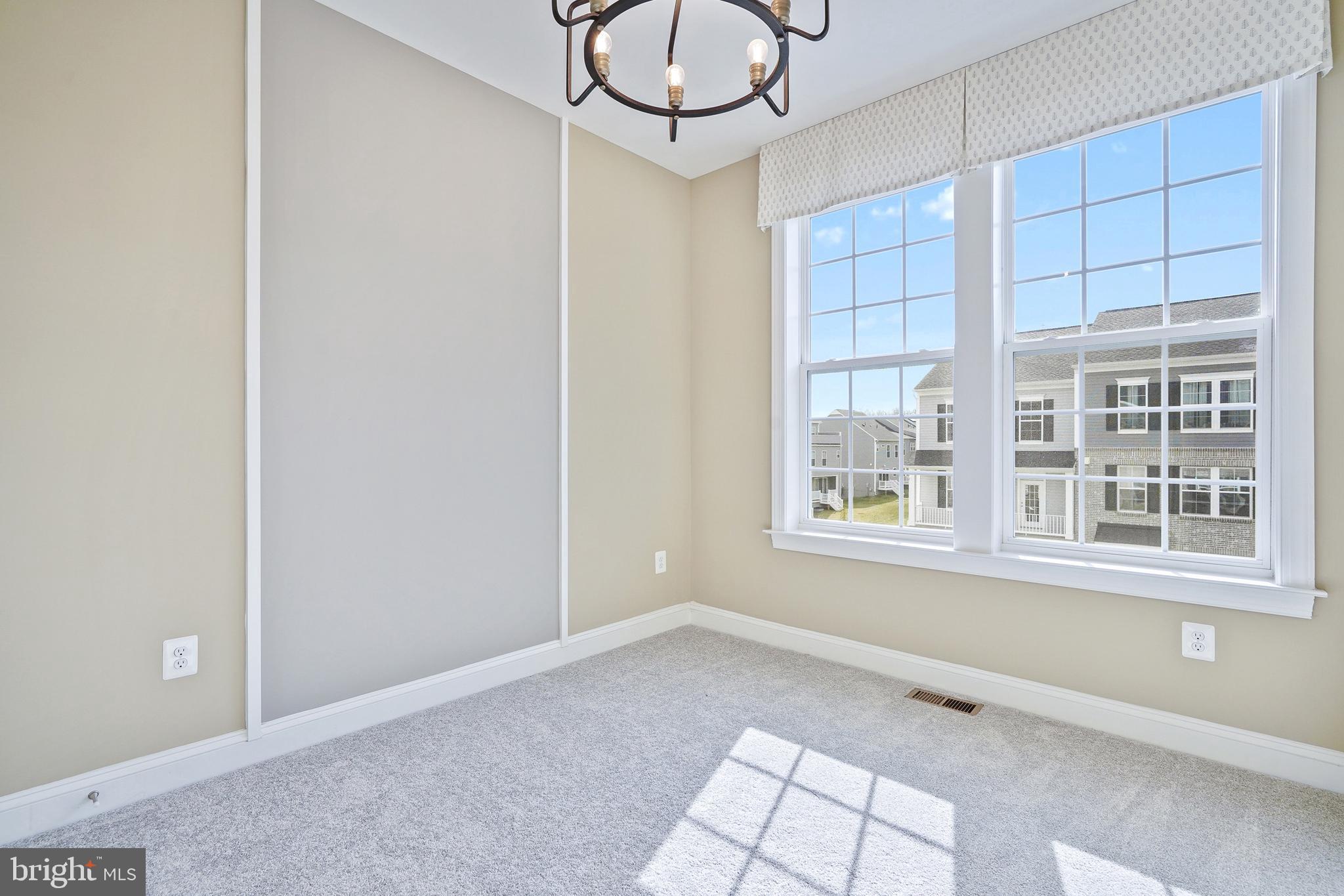 LAUREL OVERLOOK - Residential