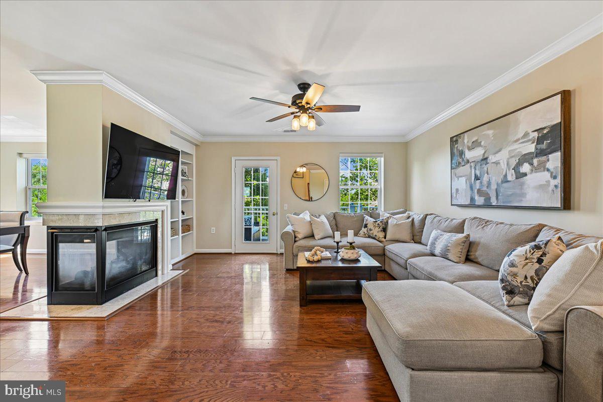 1404 ROUNDHOUSE LANE 311