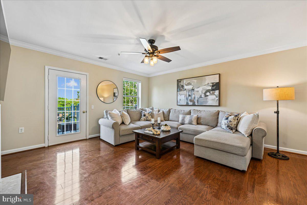 1404 ROUNDHOUSE LANE 311