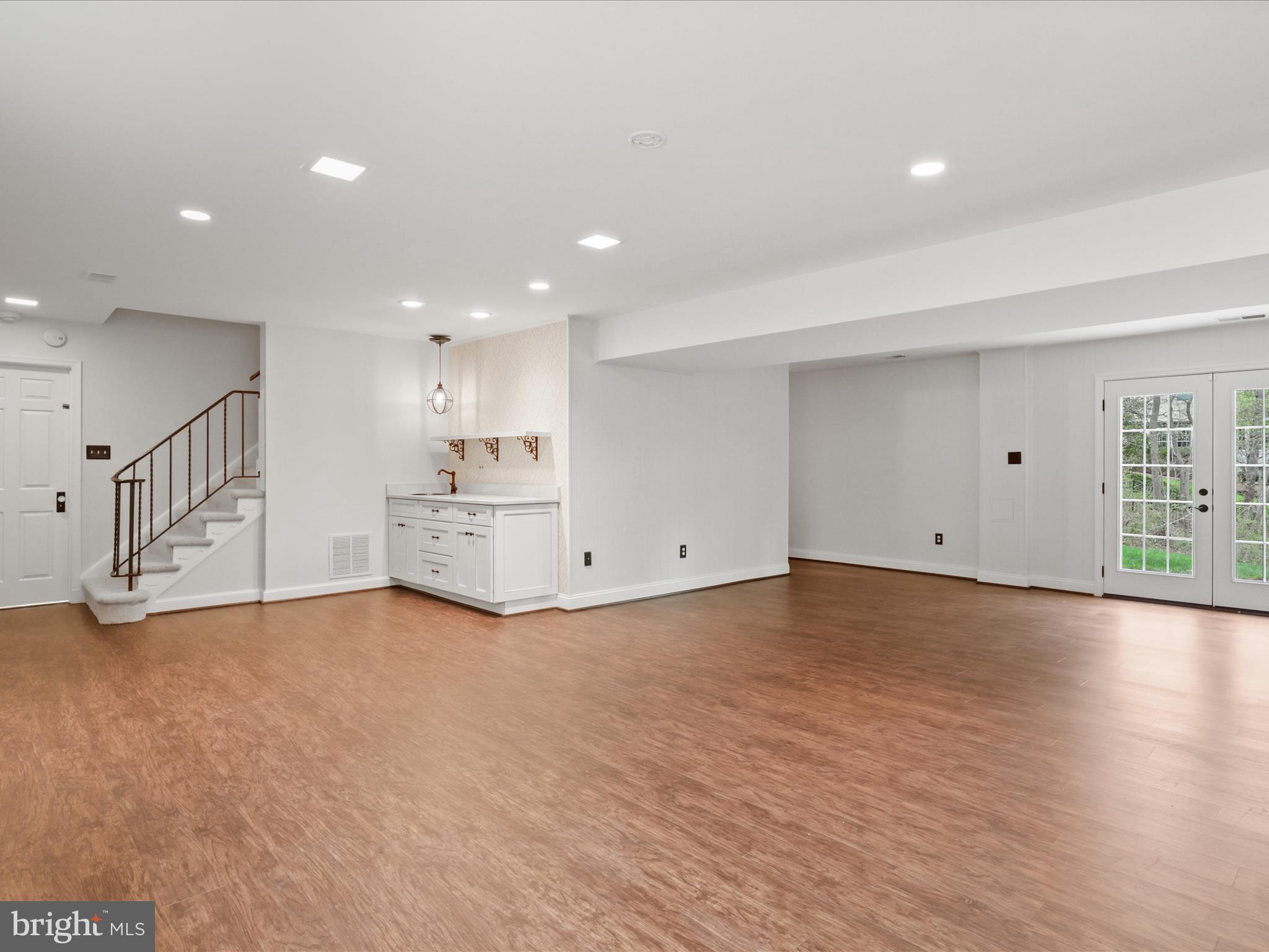 BELLEVUE FOREST - Residential