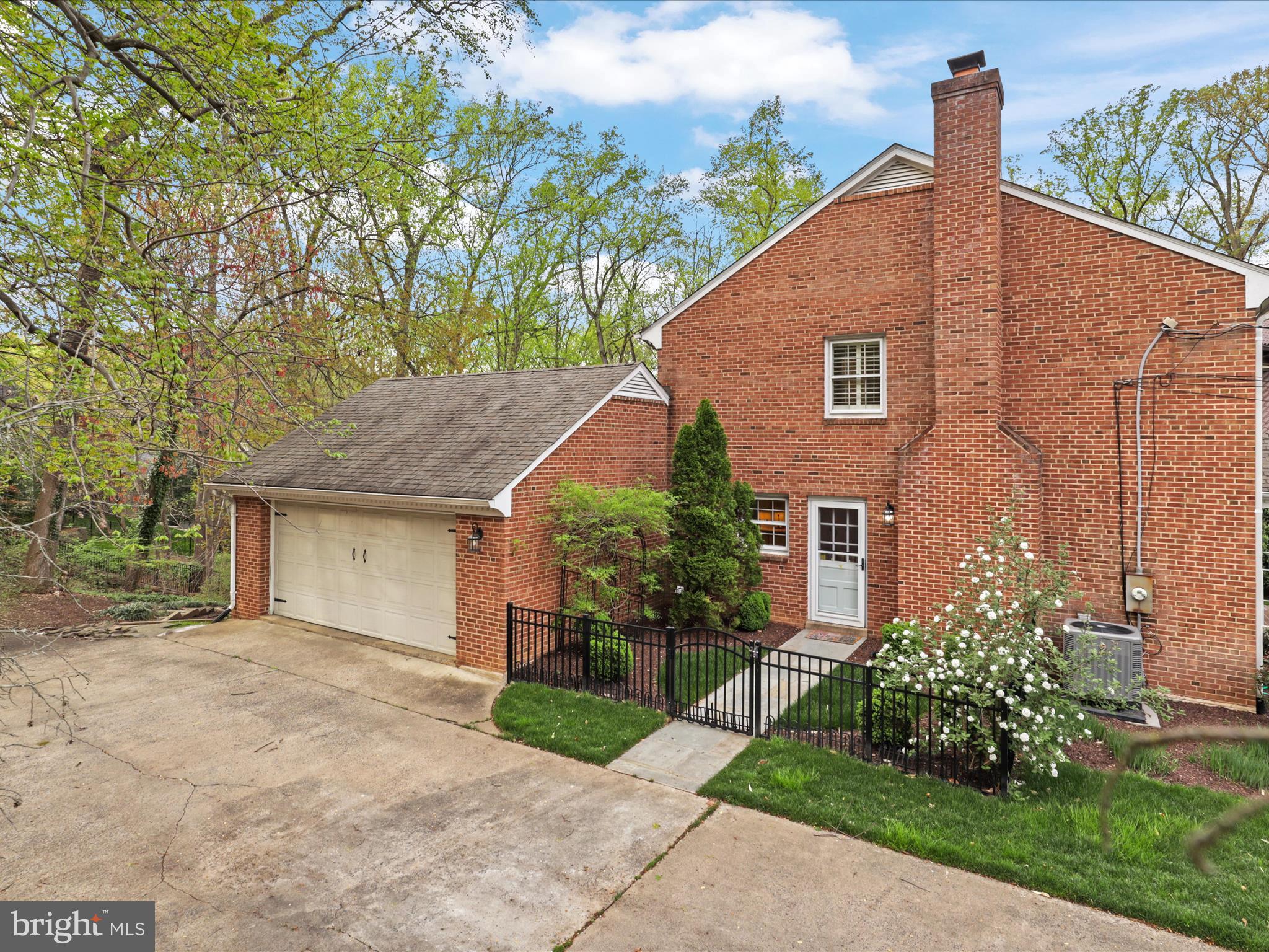 BELLEVUE FOREST - Residential