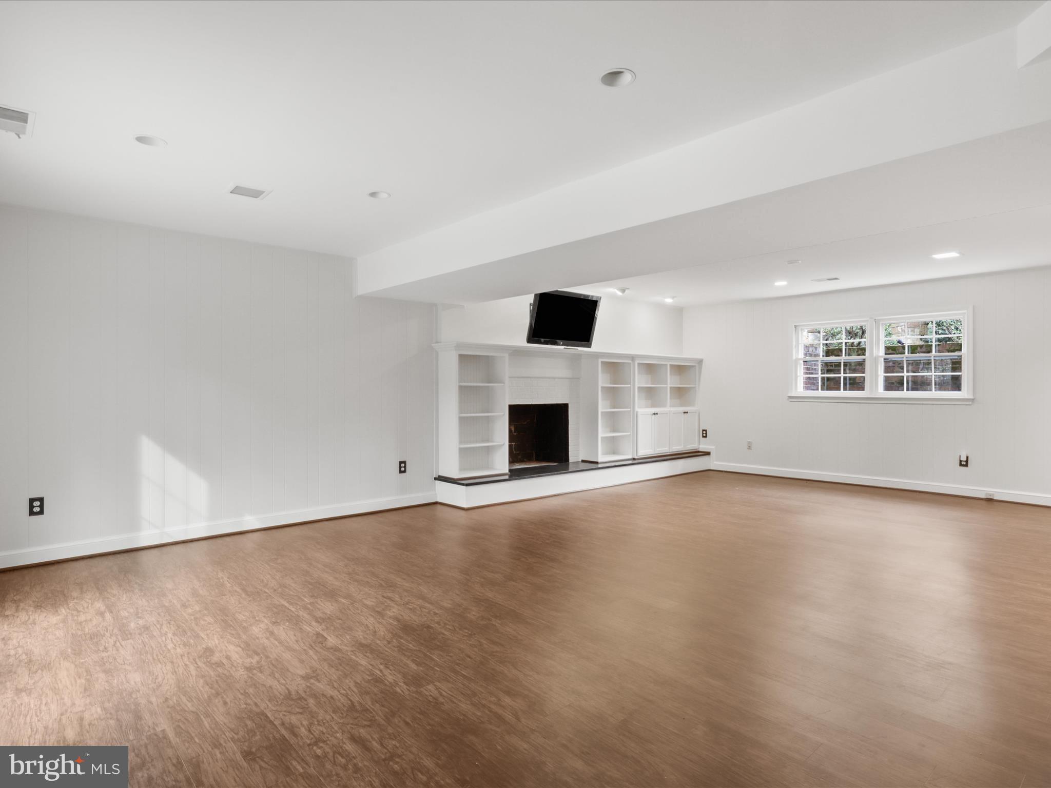 BELLEVUE FOREST - Residential