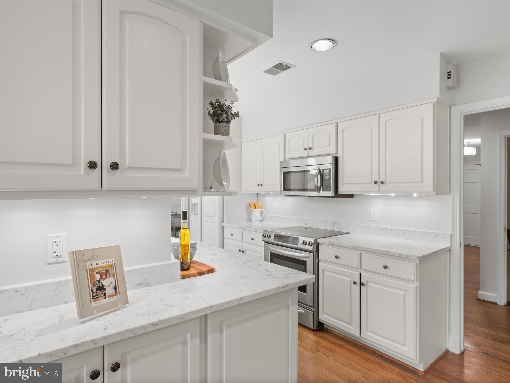 BELLEVUE FOREST - Residential