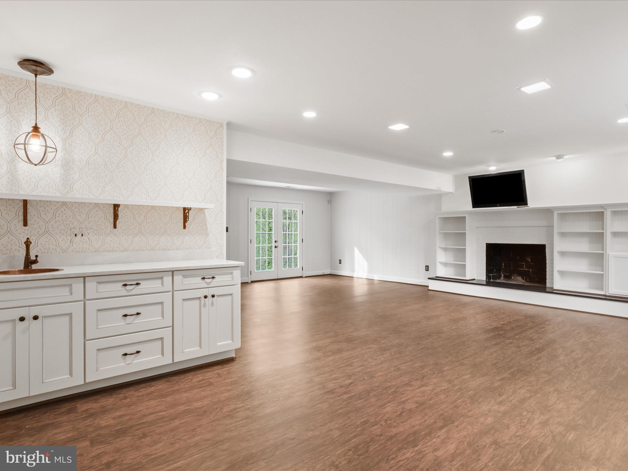 BELLEVUE FOREST - Residential