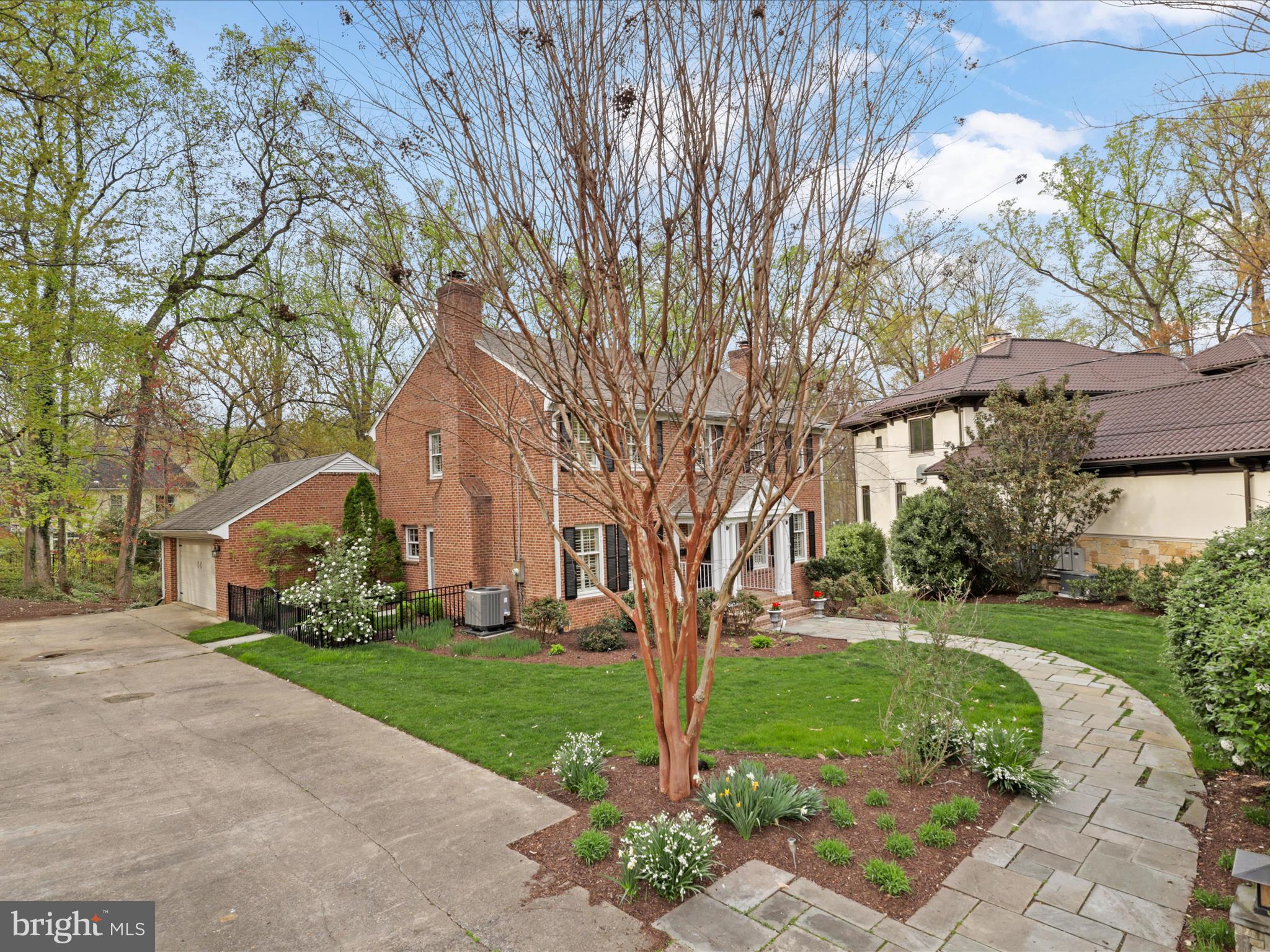 BELLEVUE FOREST - Residential