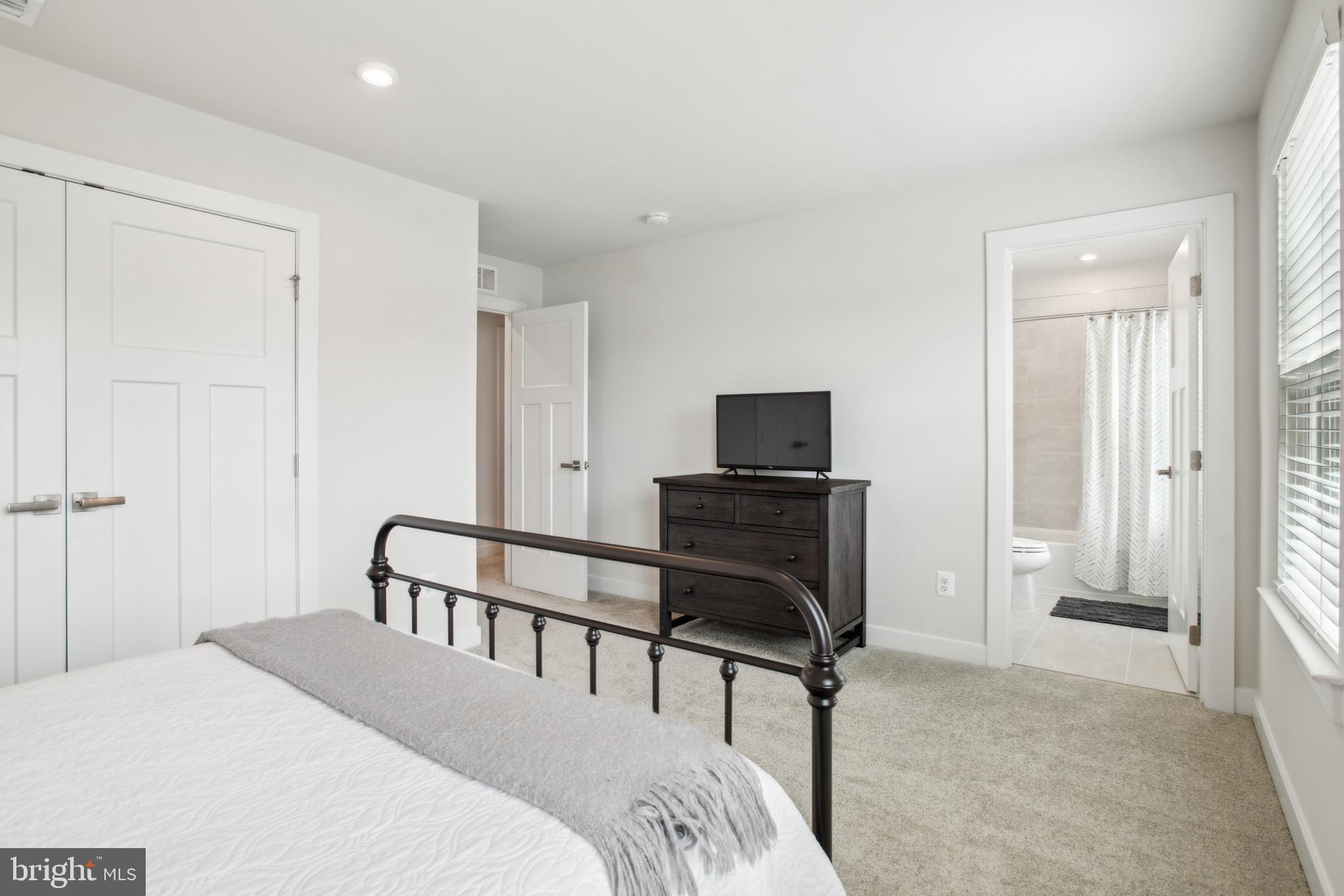 WARRENTON CHASE - Residential