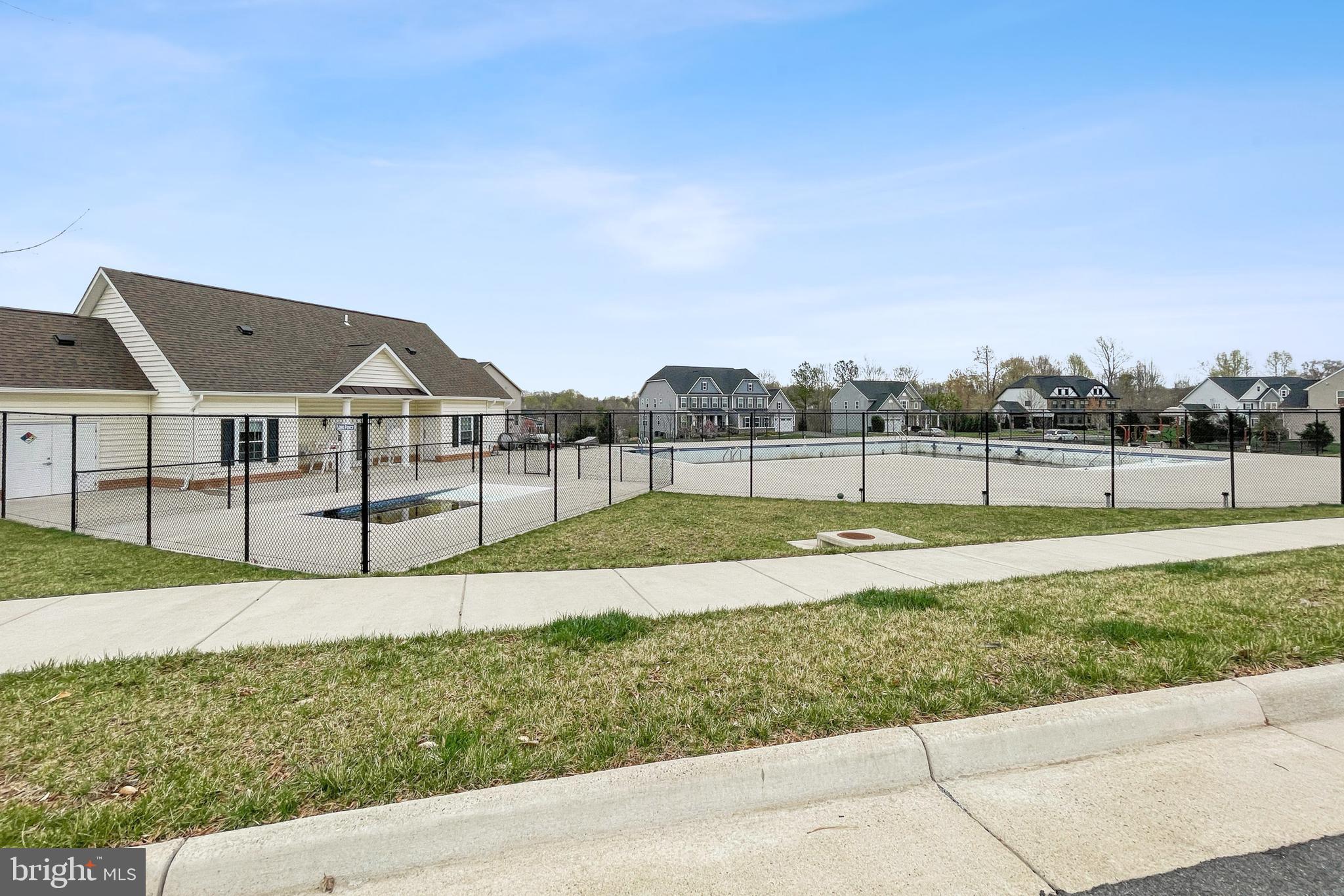 WARRENTON CHASE - Residential