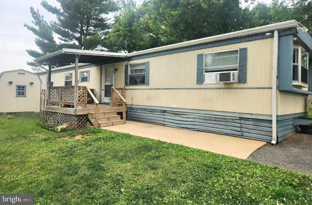 Photo of 7 DOGWOOD DR, CONESTOGA, PA 17516 (MLS # PALA2038648)