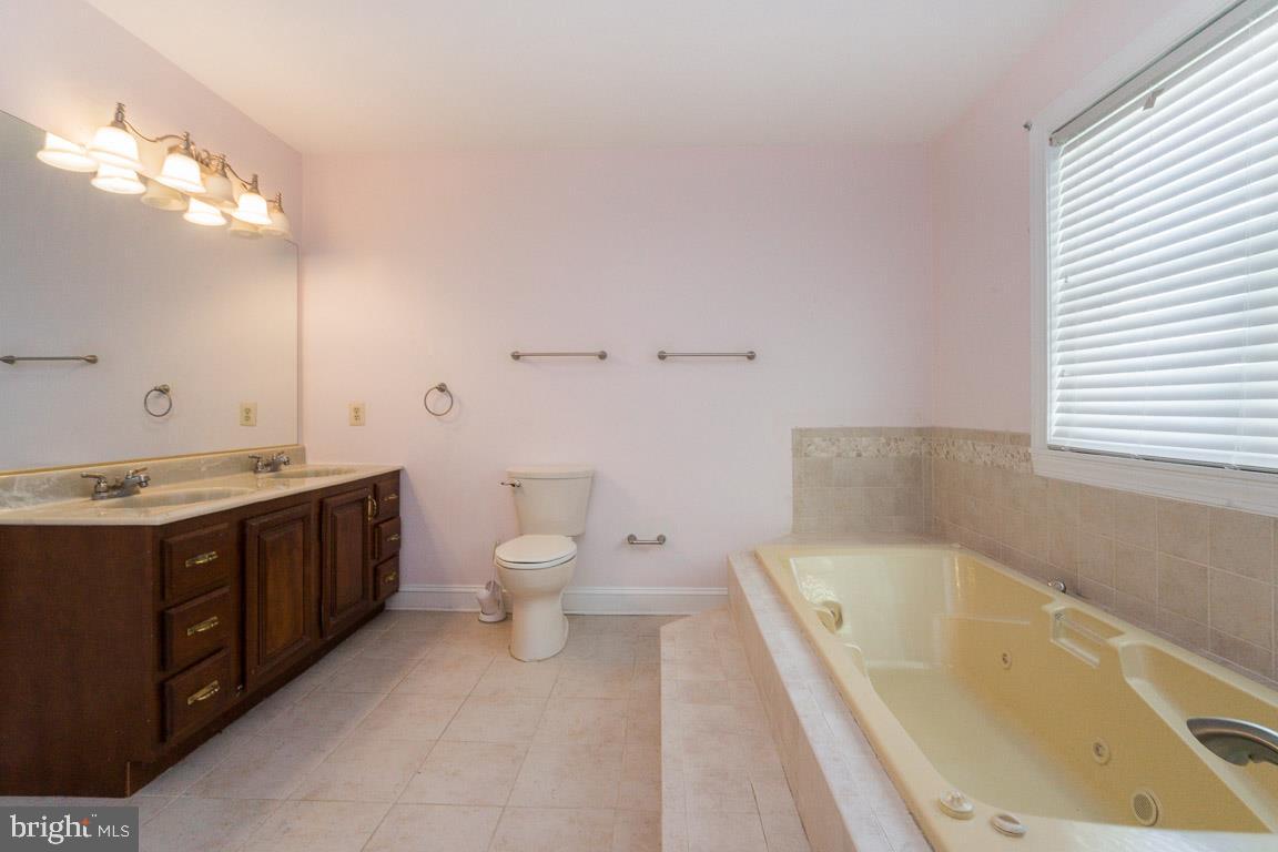 SADDLE RIDGE FARMS - Residential