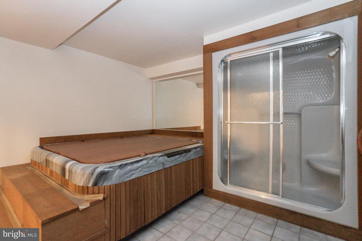 SADDLE RIDGE FARMS - Residential