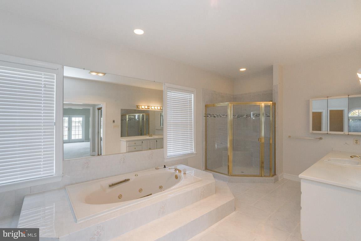 SADDLE RIDGE FARMS - Residential