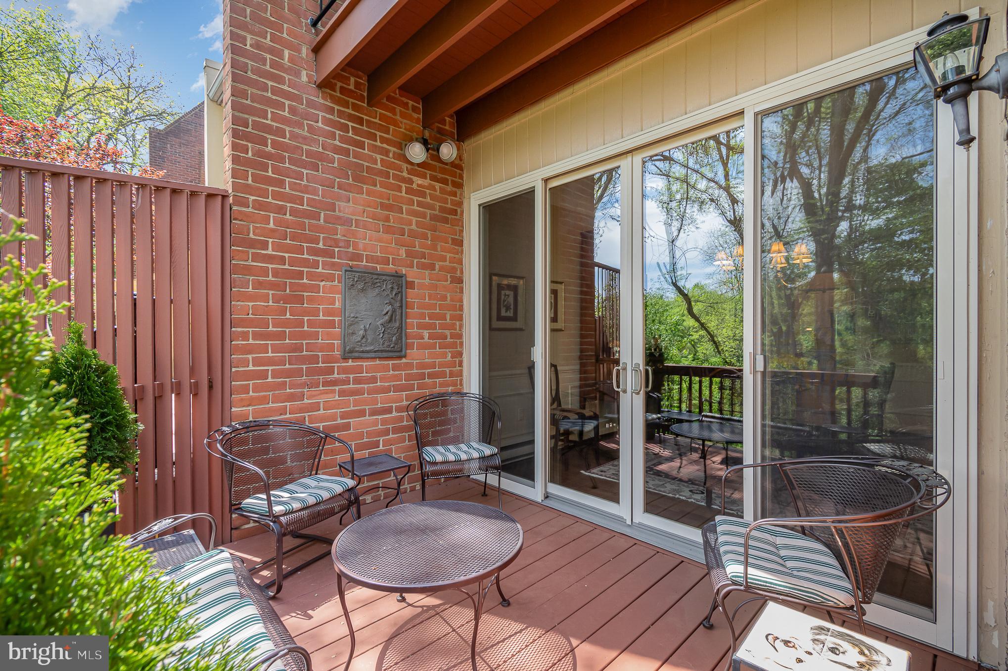 THORNTON WOOD - Residential