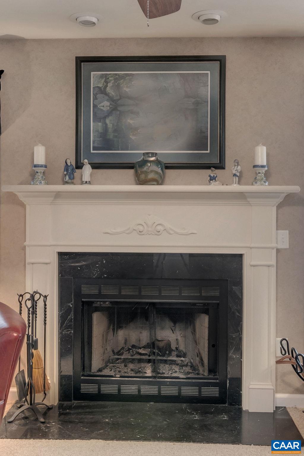 WOUNDED KNEE - Residential