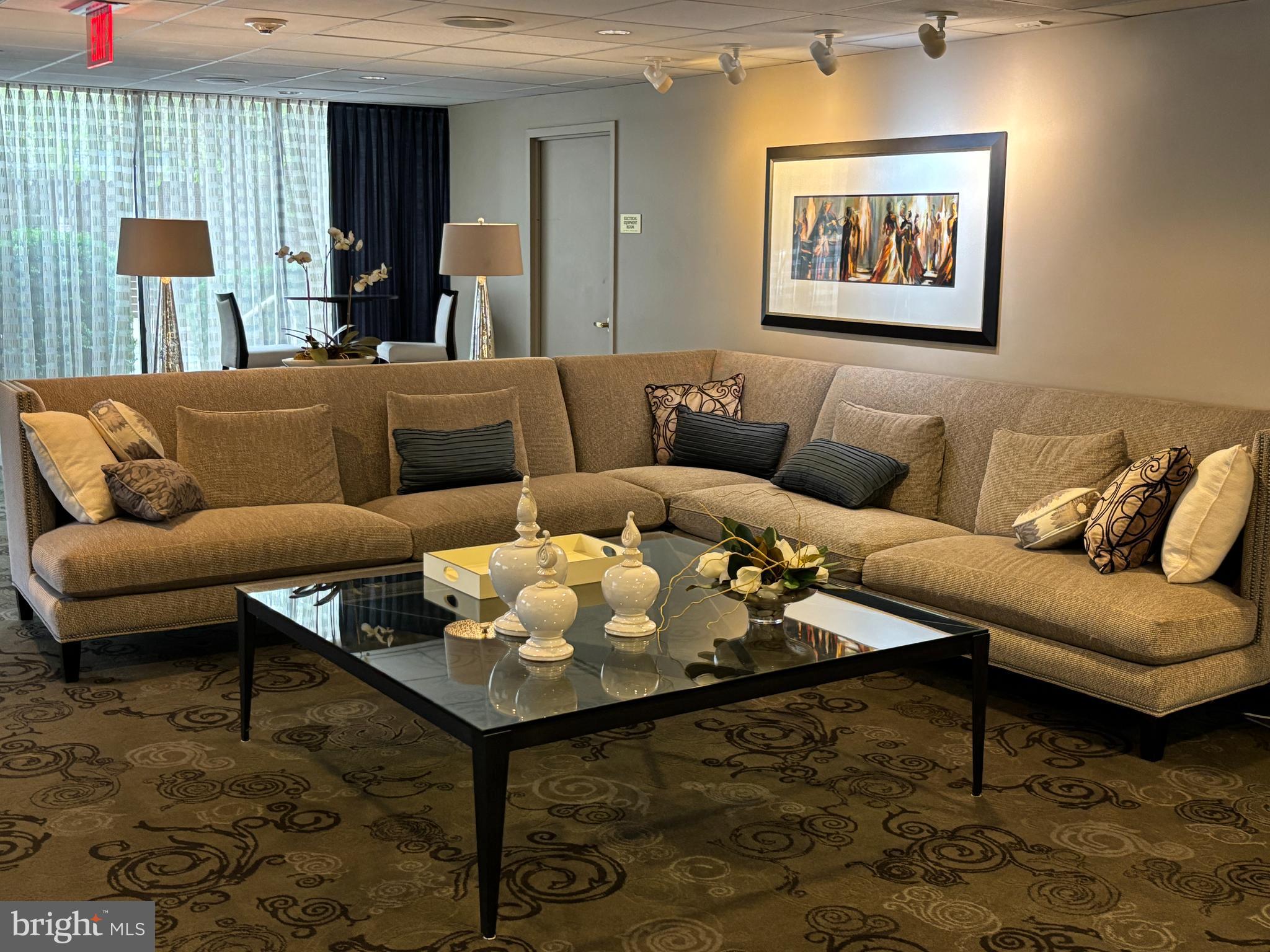 THE ELIZABETH - Residential