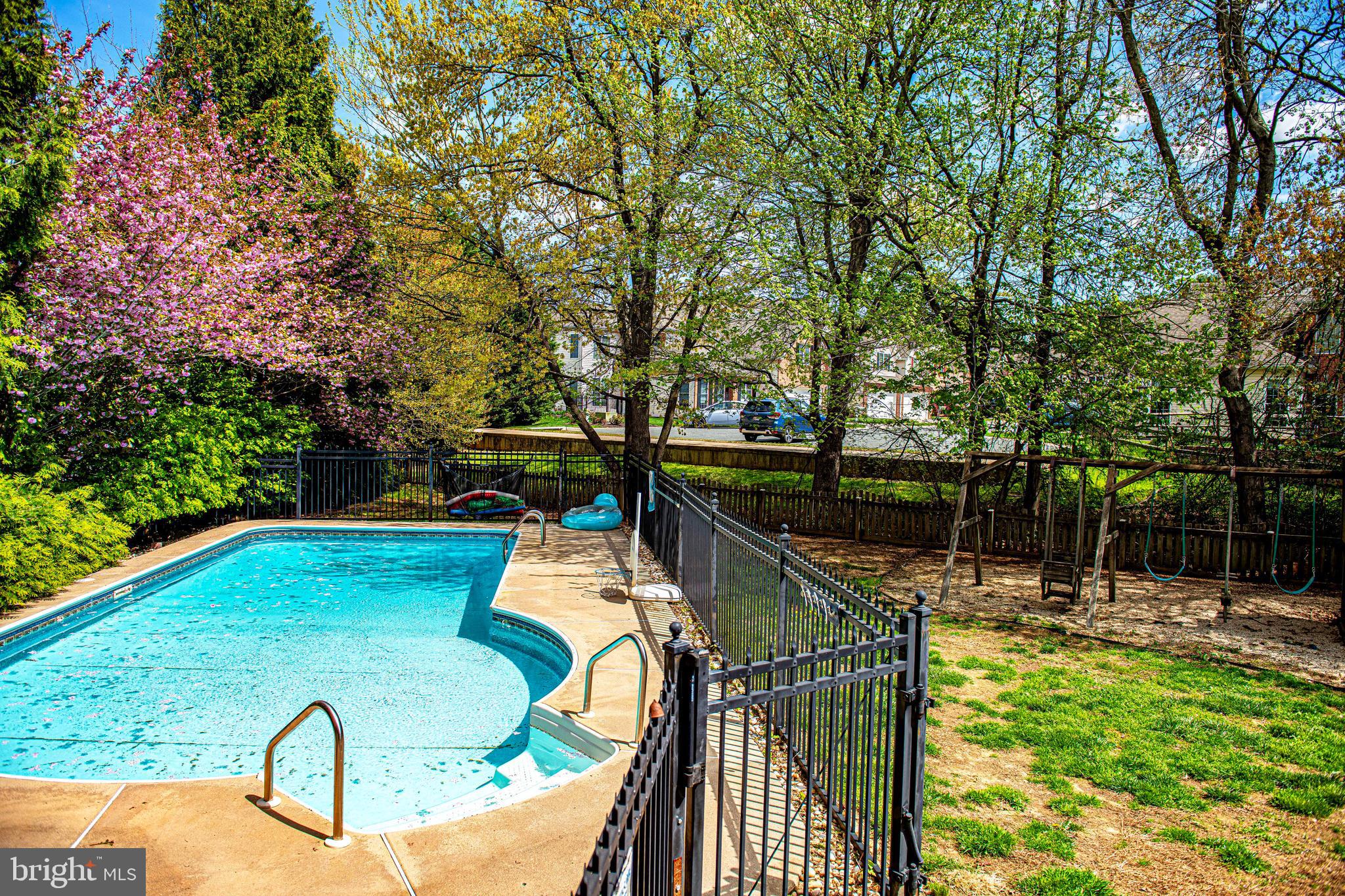 TUCHAHOE FARMS - Residential