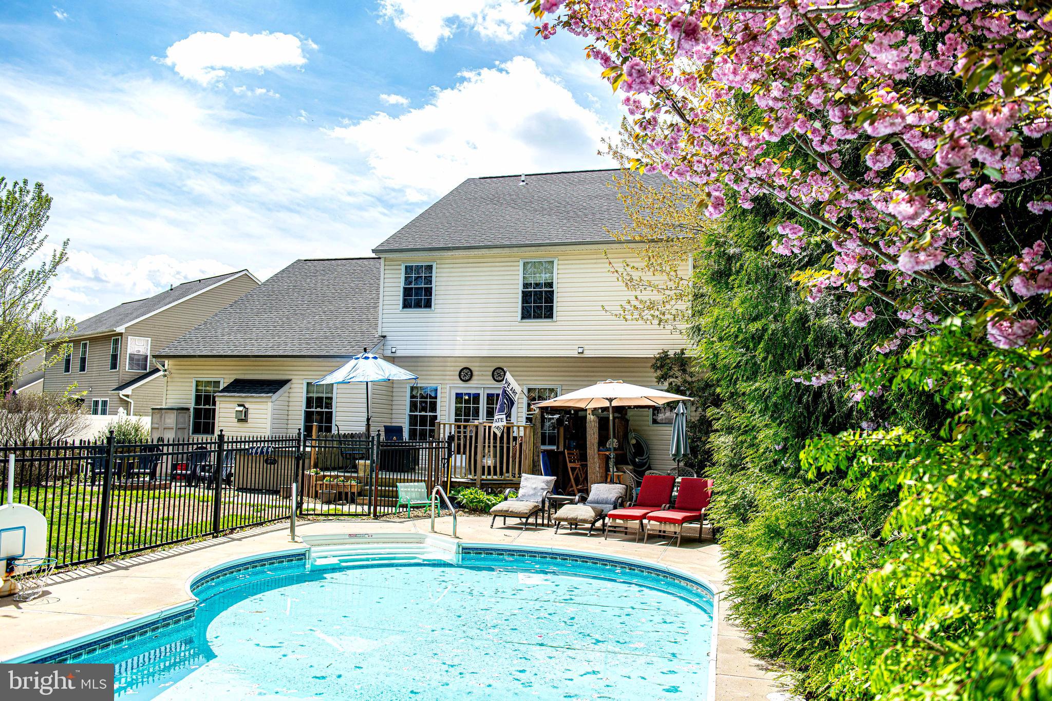 TUCHAHOE FARMS - Residential