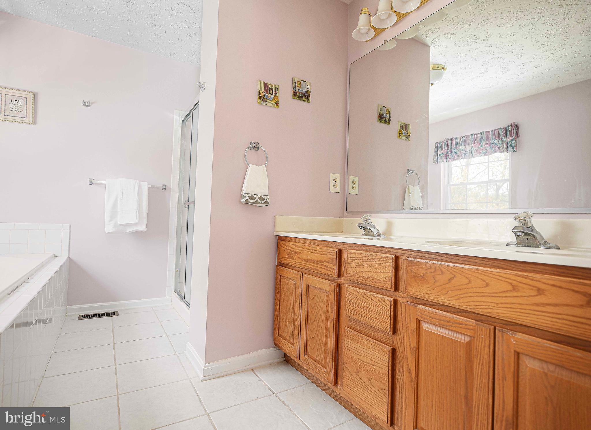 TUCHAHOE FARMS - Residential