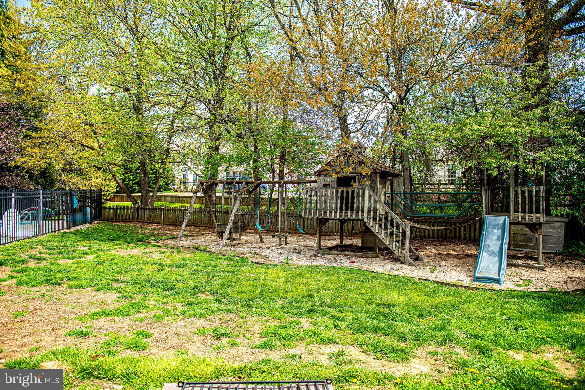 TUCHAHOE FARMS - Residential