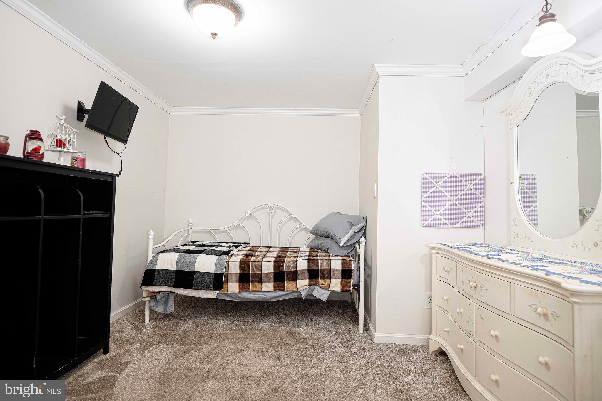 TUCHAHOE FARMS - Residential