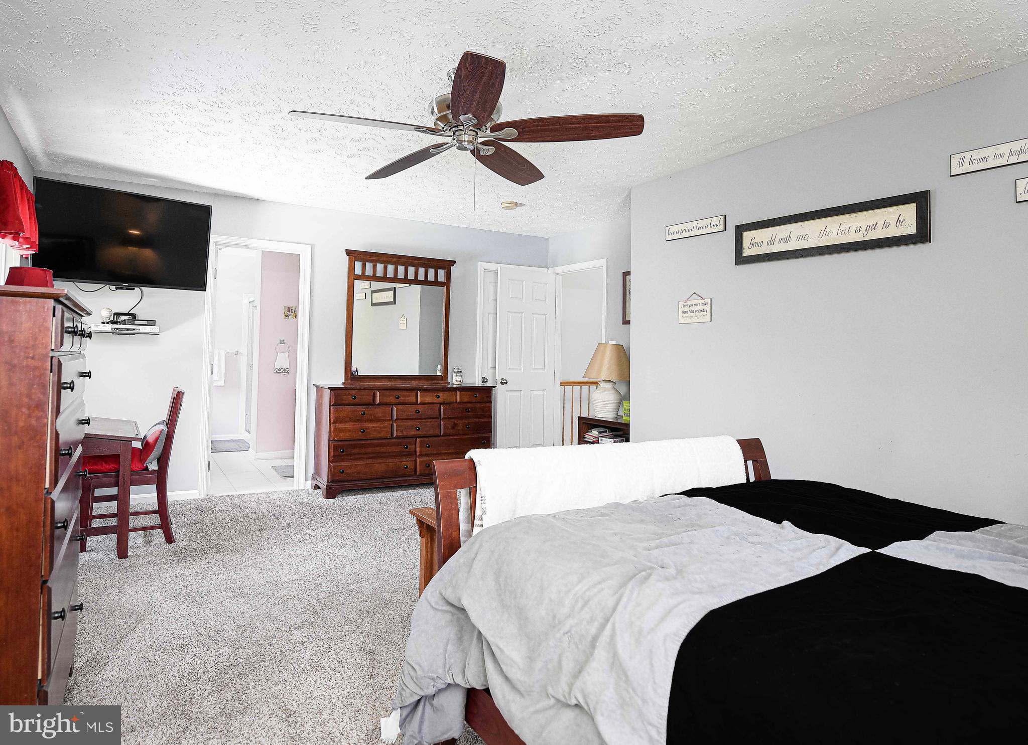 TUCHAHOE FARMS - Residential