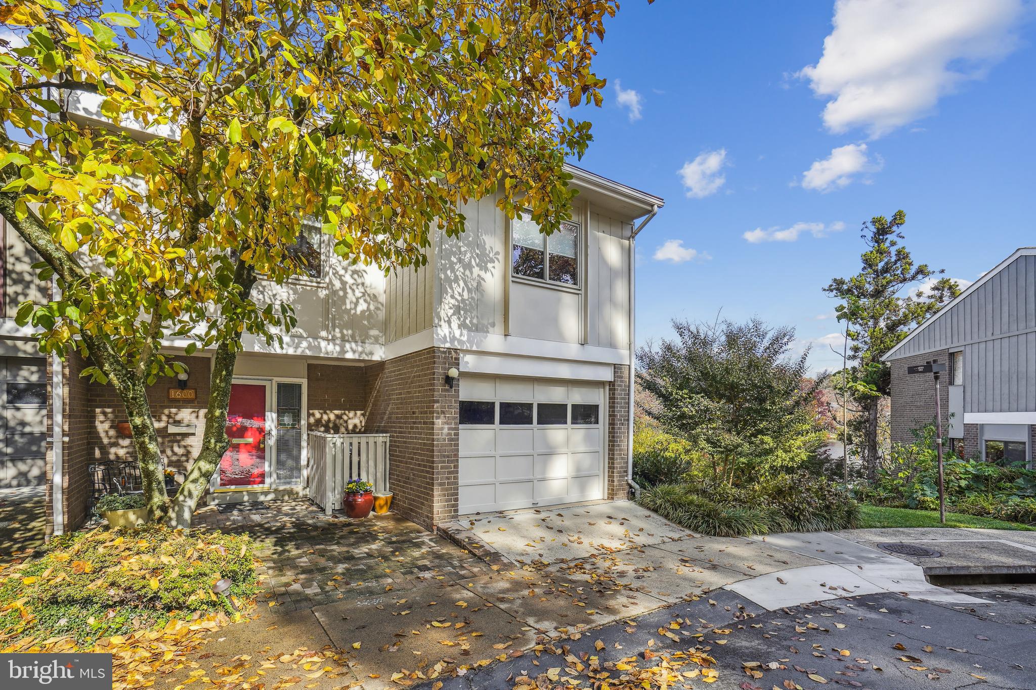 LAKESIDE CLUSTER - Residential