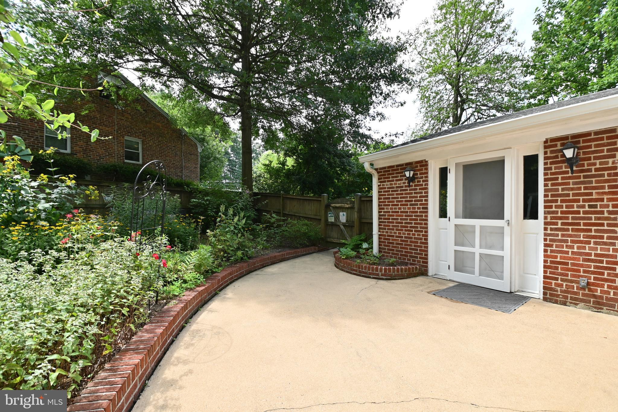 BROADMONT - Residential