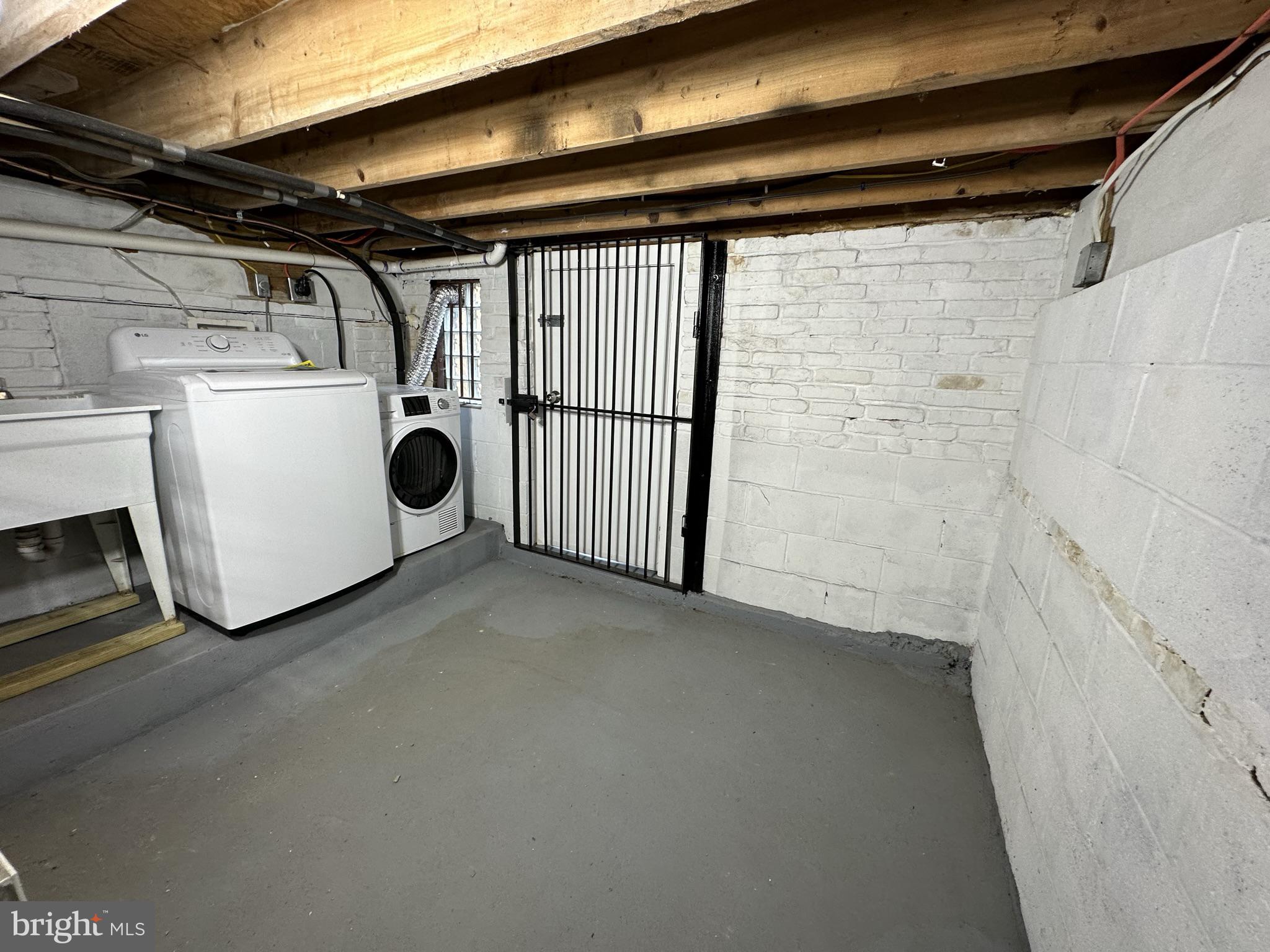 CAMDEN CROSSING - Residential