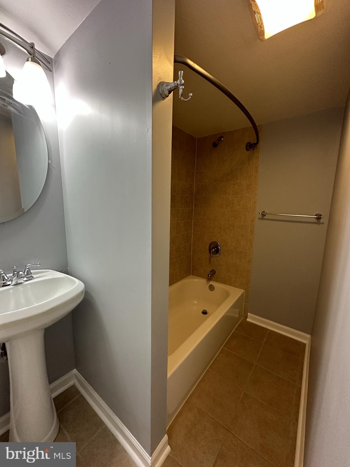 CAMDEN CROSSING - Residential