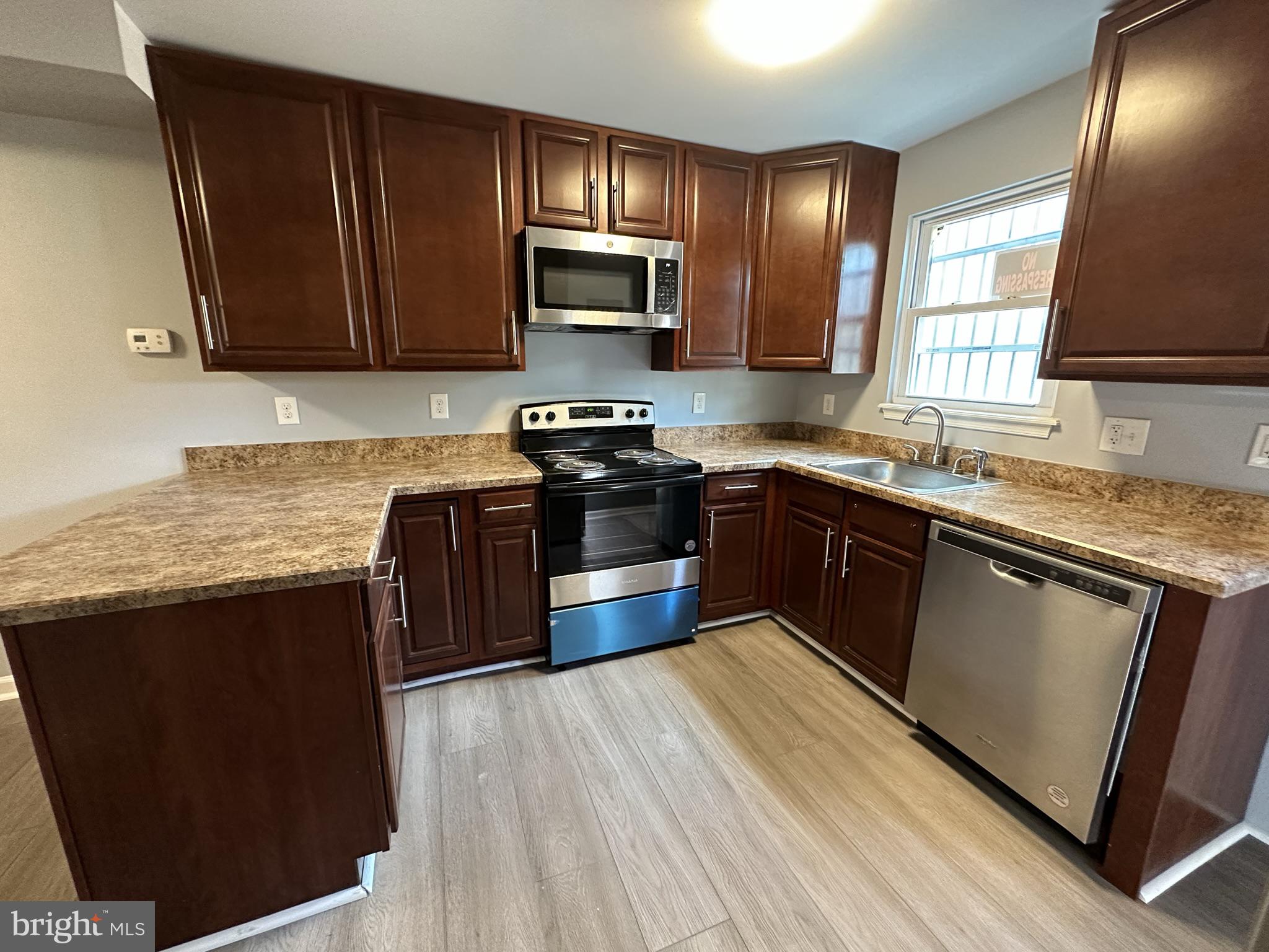 CAMDEN CROSSING - Residential