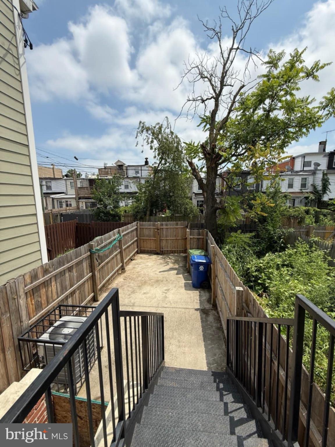 CAMDEN CROSSING - Residential