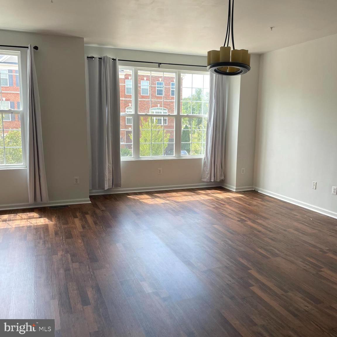 GLENEAGLES SOUTH - Residential Lease