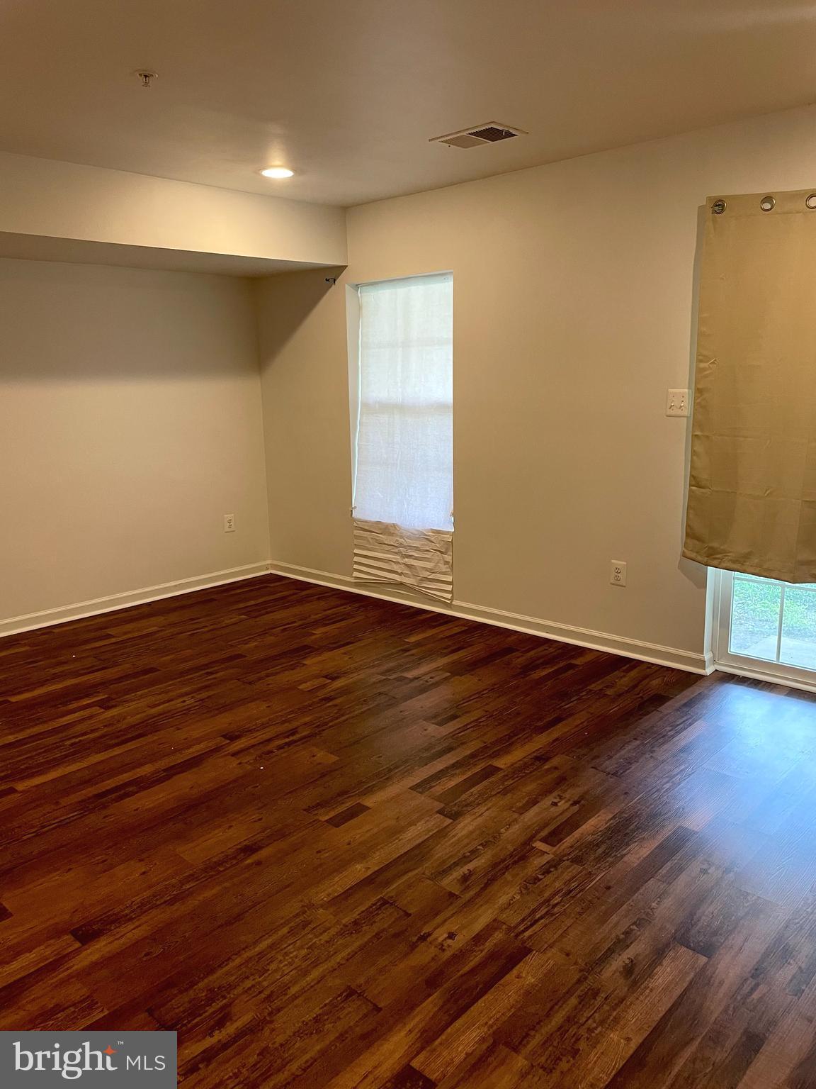 GLENEAGLES SOUTH - Residential Lease