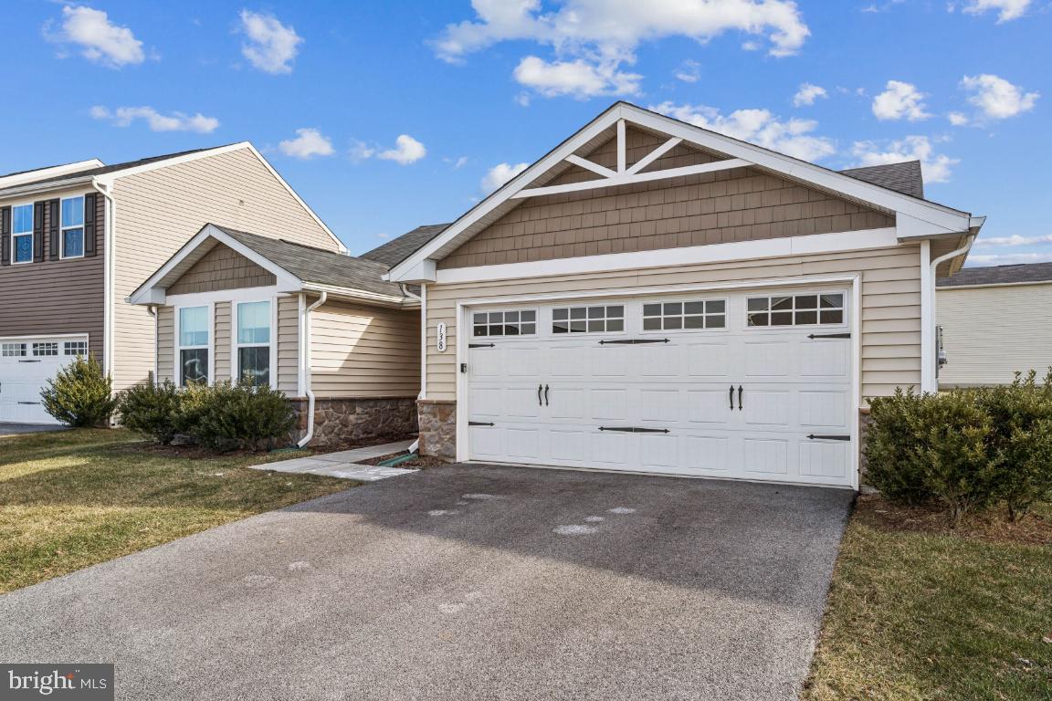 MEADE'S CROSSING - Residential