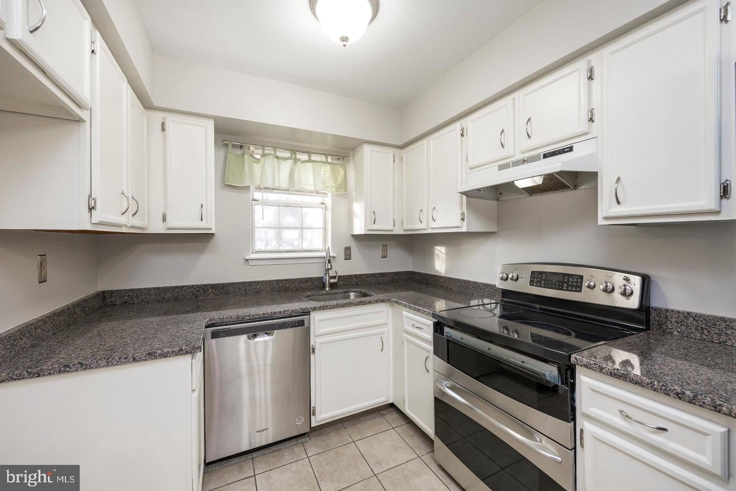 328 CARLYN COURT