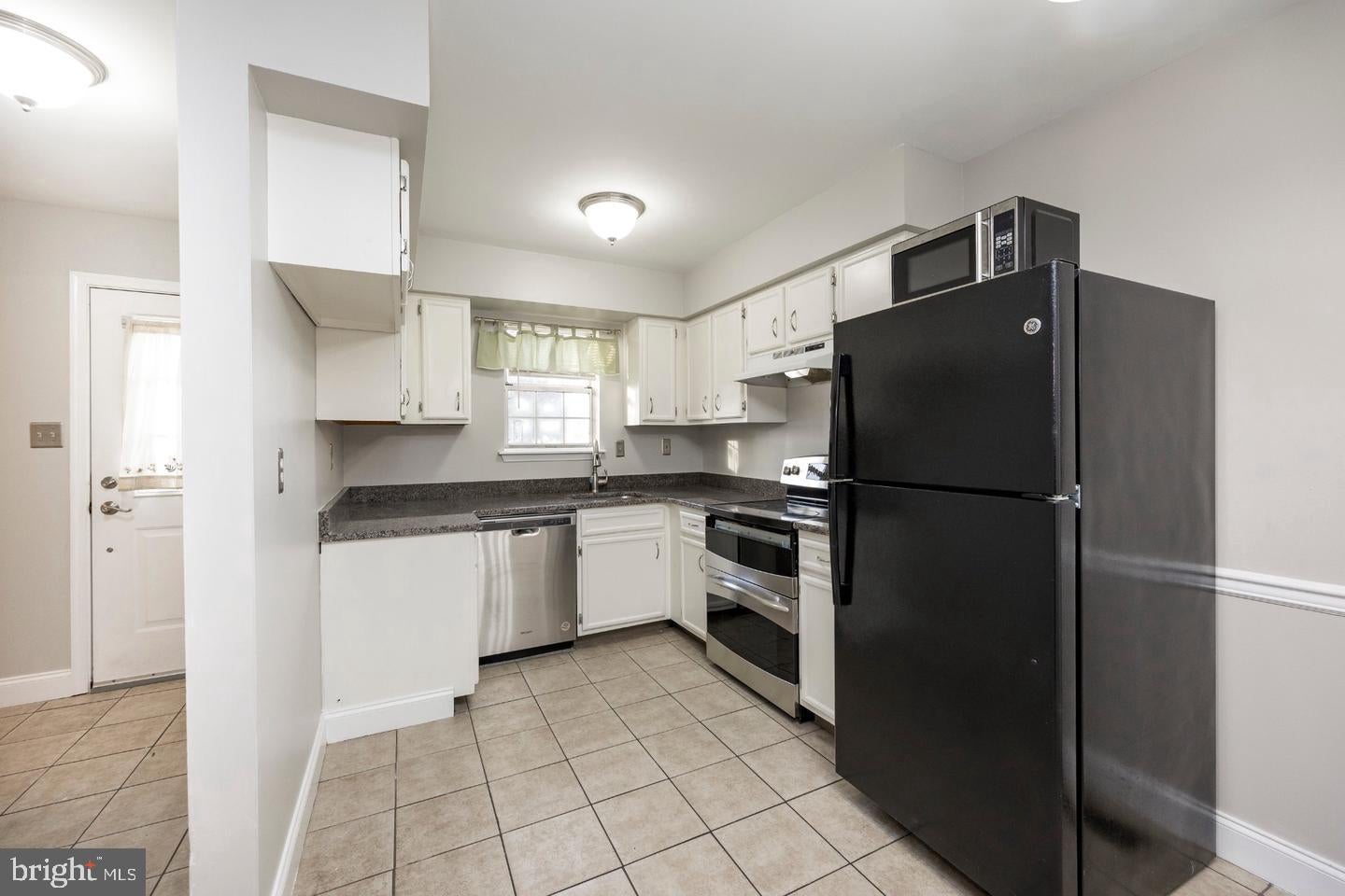328 CARLYN COURT