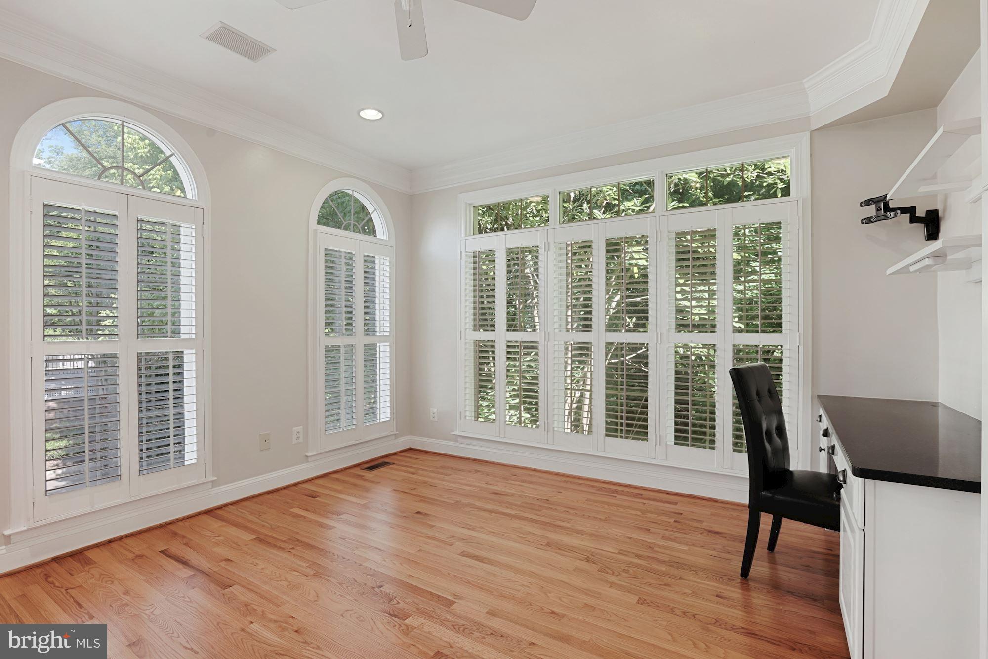 PALISADES PARK - Residential